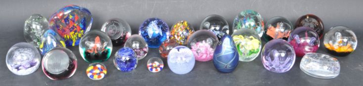 ASSORTMENT OF VINTAGE CAITHNESS & MURANO PAPERWEIGHTS