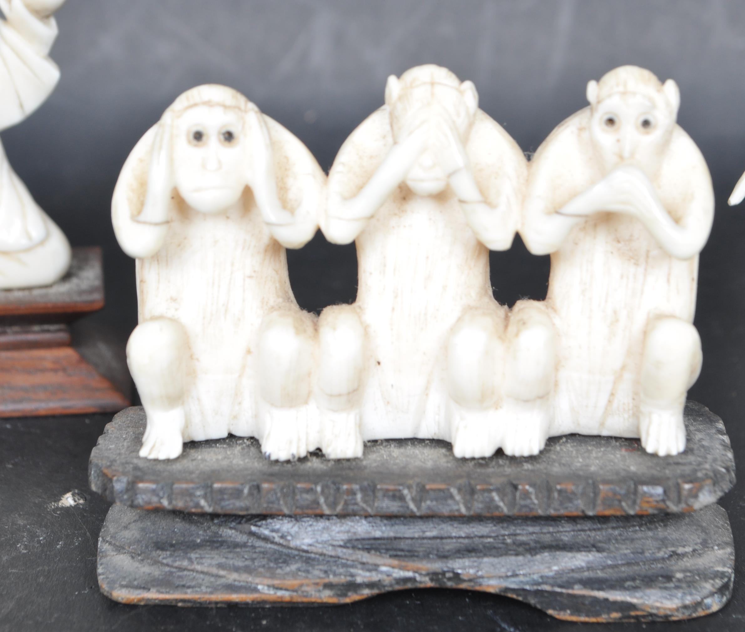COLLECTION OF EARLY 20TH CENTURY CHINESE ORIENTAL IVORY FIGURINES - Image 6 of 7