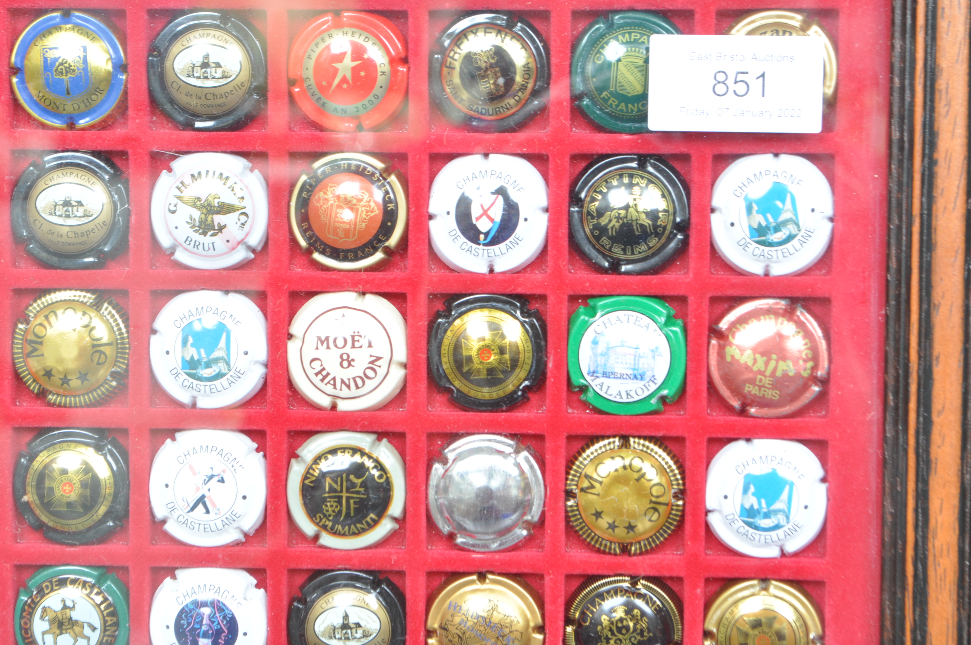 COLLECTION OF VINTAGE CORK BOTTLE TOPS - CHAMPAGNE - Image 4 of 7