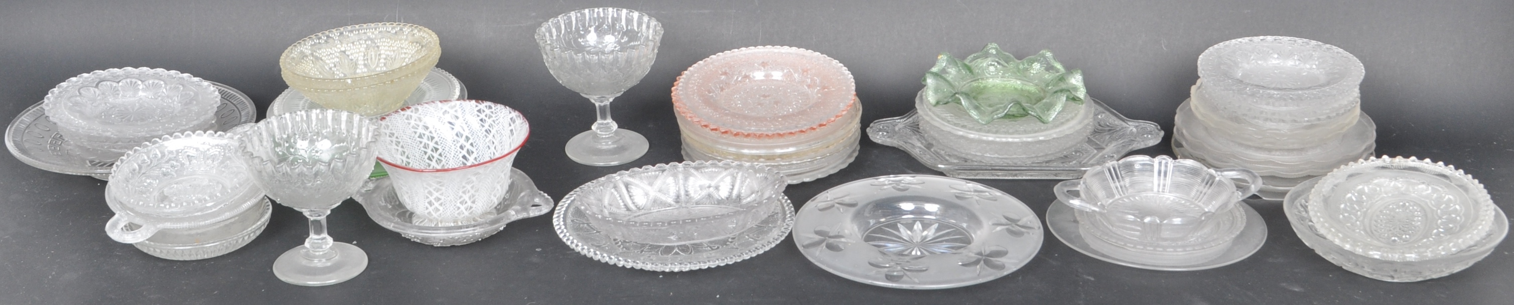 COLLECTION EARLY 20TH CENTURY & LATER DECORATIVE GLASS