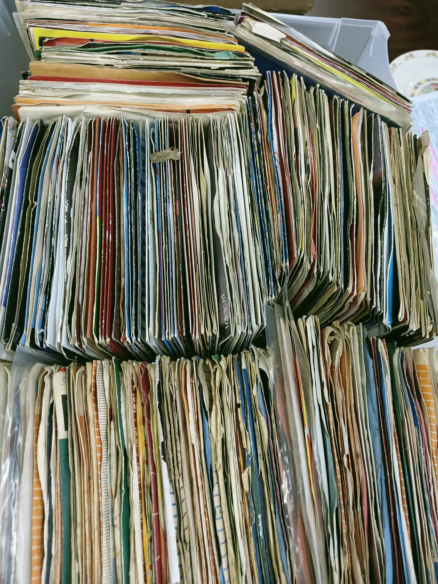 LARGE COLLECTION APPROX 500+ 45'S VINYL SINGLES - Image 2 of 4