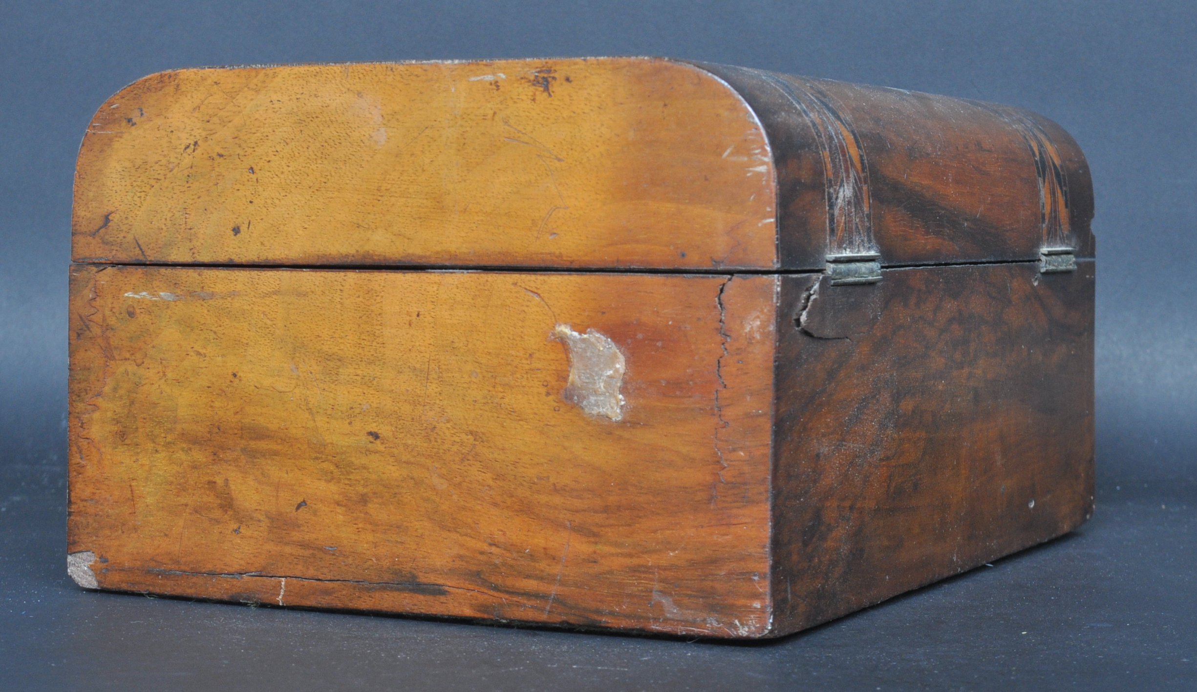 19TH CENTURY VICTORIAN WALNUT JEWELLERY BOX - Image 4 of 7