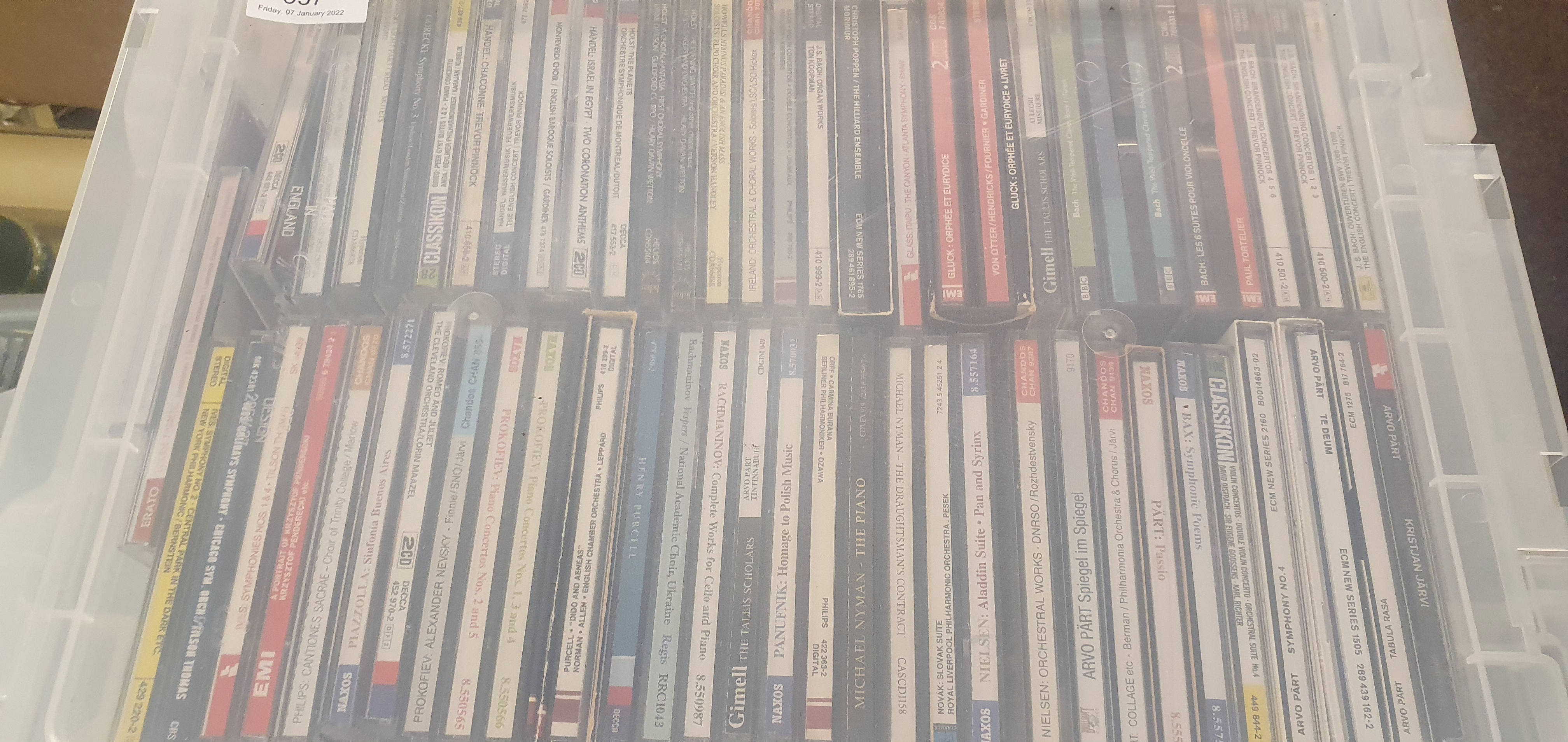 LARGE COLLECTION OF APPROXIMATELY 100 MUSIC CD'S