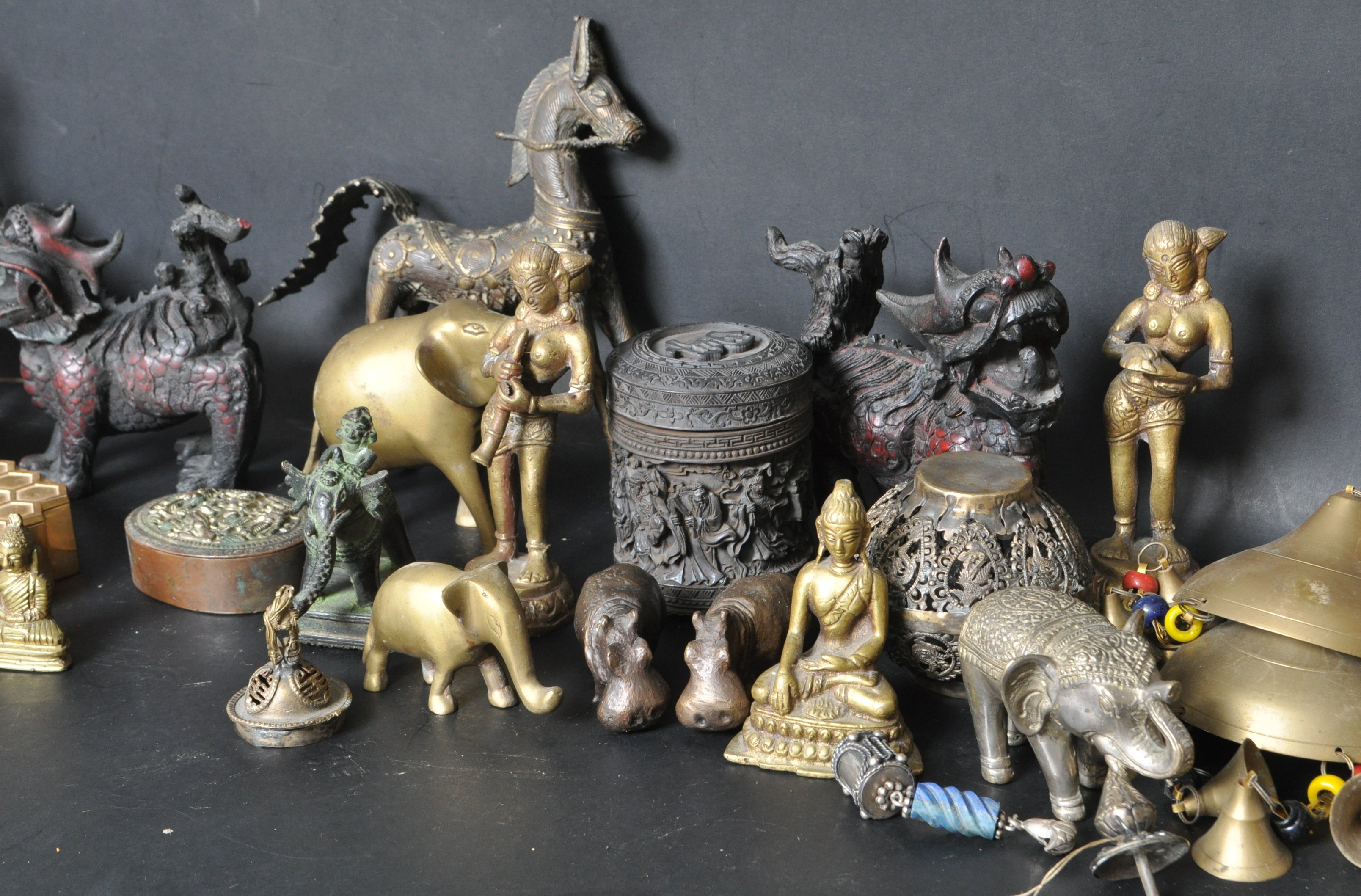LARGE COLLECTION OF BRASS WARE AND HINDU FIGURINES - Image 3 of 9