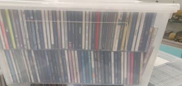LARGE COLLETION OF APPROXIMATELY 200 MUSIC CD'S