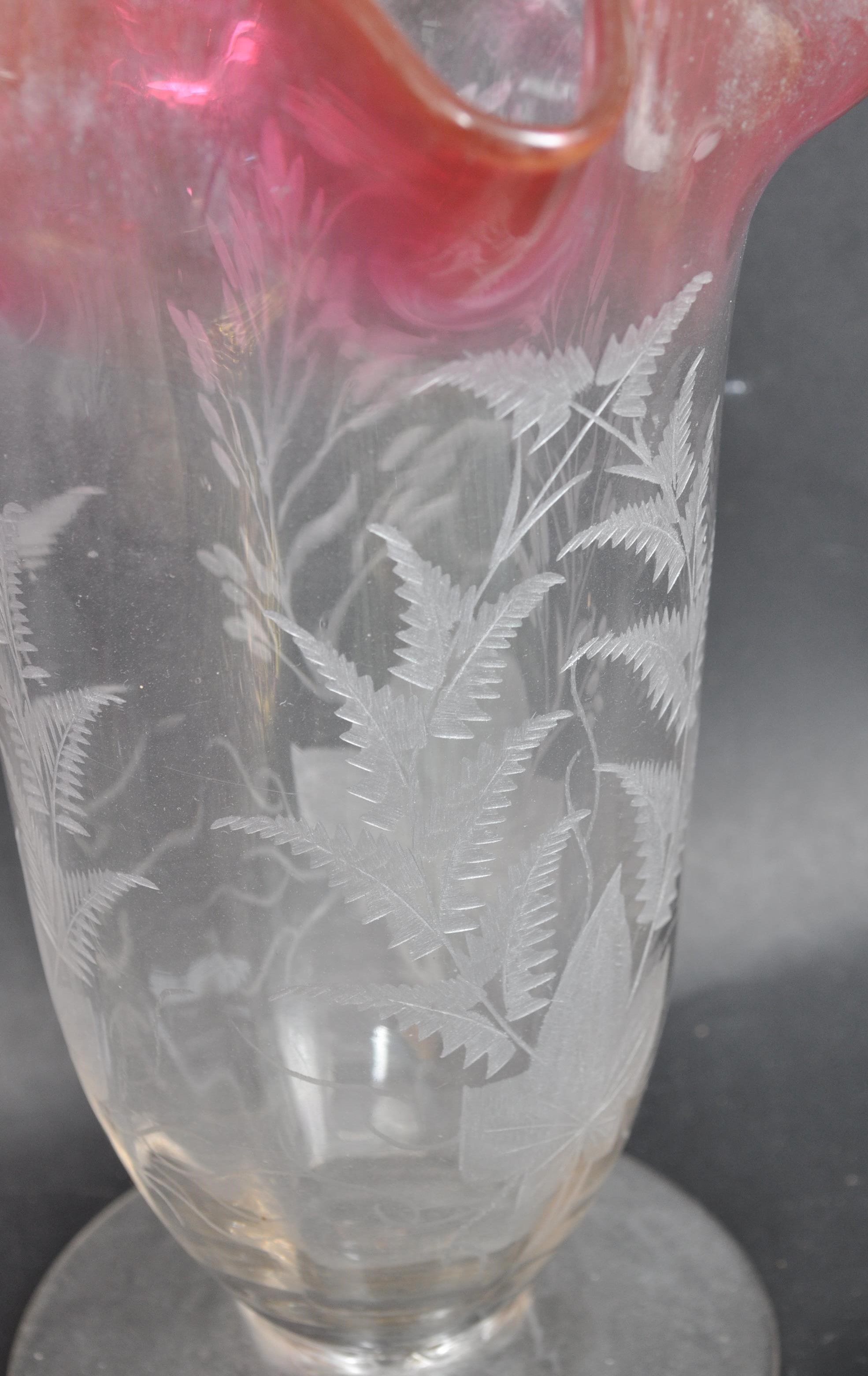 COLLECTION OF 19TH CENTURY AND LATER DECORATIVE GLASS - Image 9 of 10