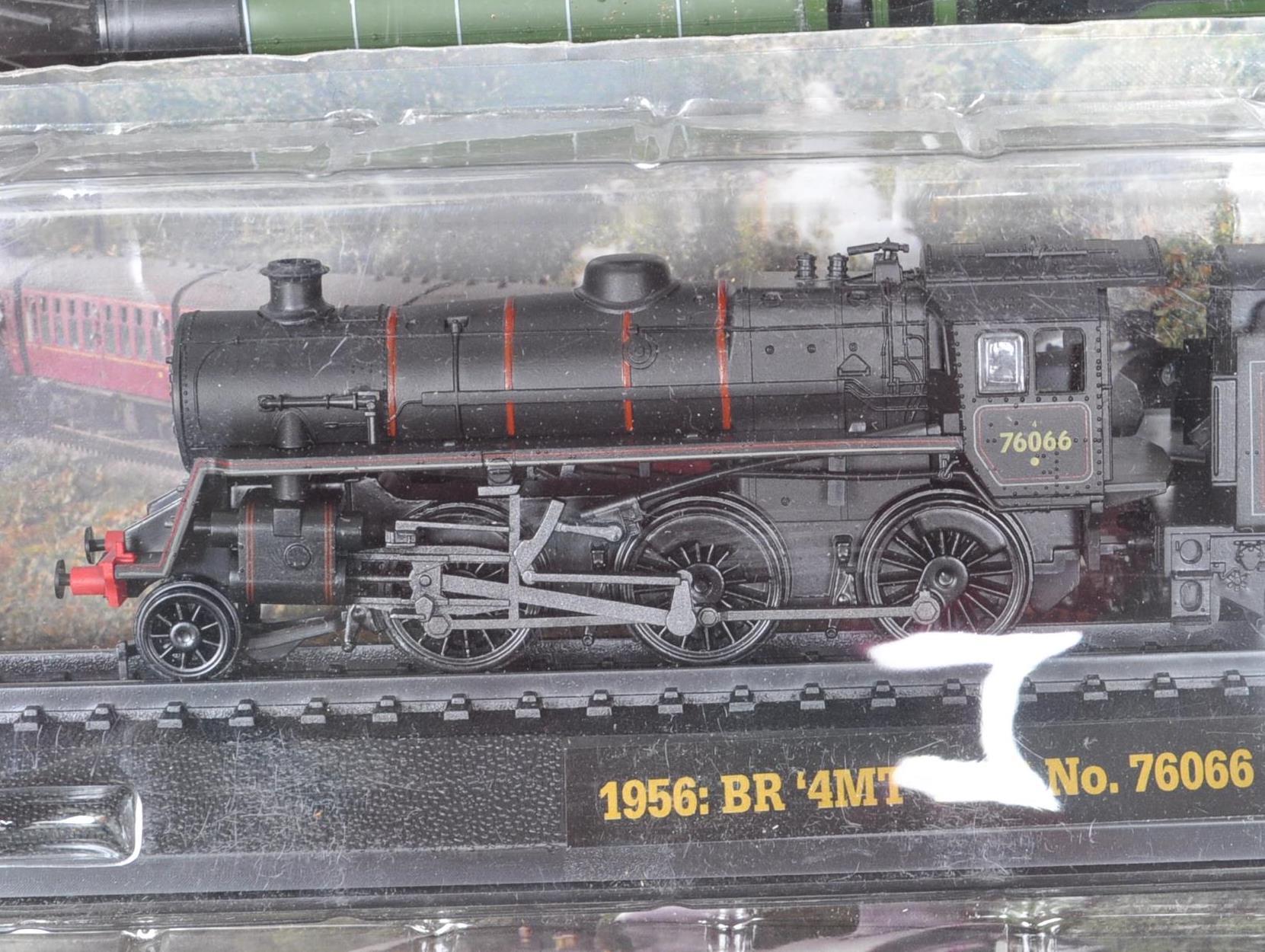 COLLECTION OF 12 AMERCOM COLLECTOR MODEL TRAINS - Image 4 of 9