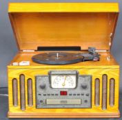 VINTAGE STYLE RECORD PLAYER / CD PLAYER / CASSETTE PLAYER & RADIO