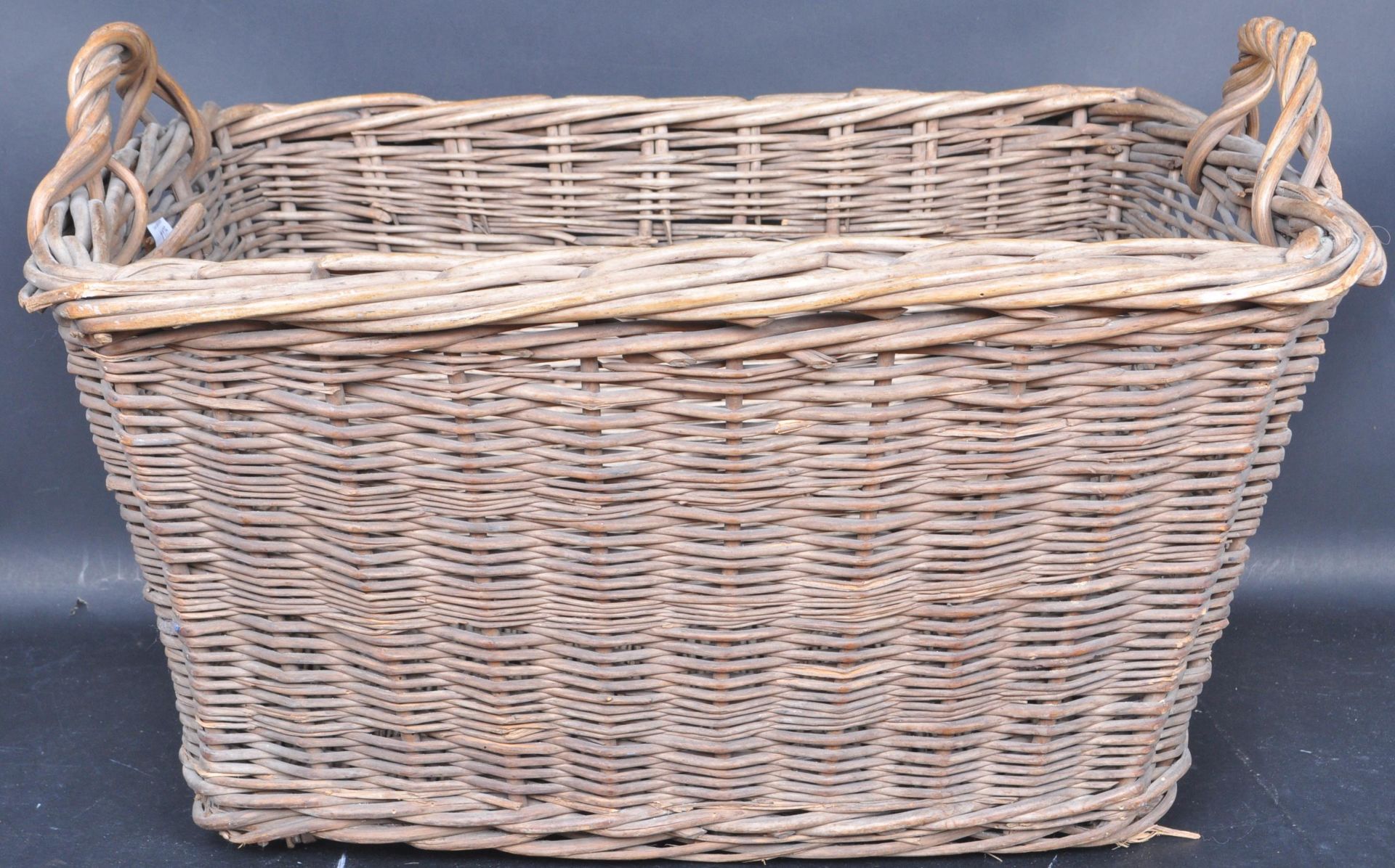 VINTAGE LATE 20TH CENTURY WICKER BASKET