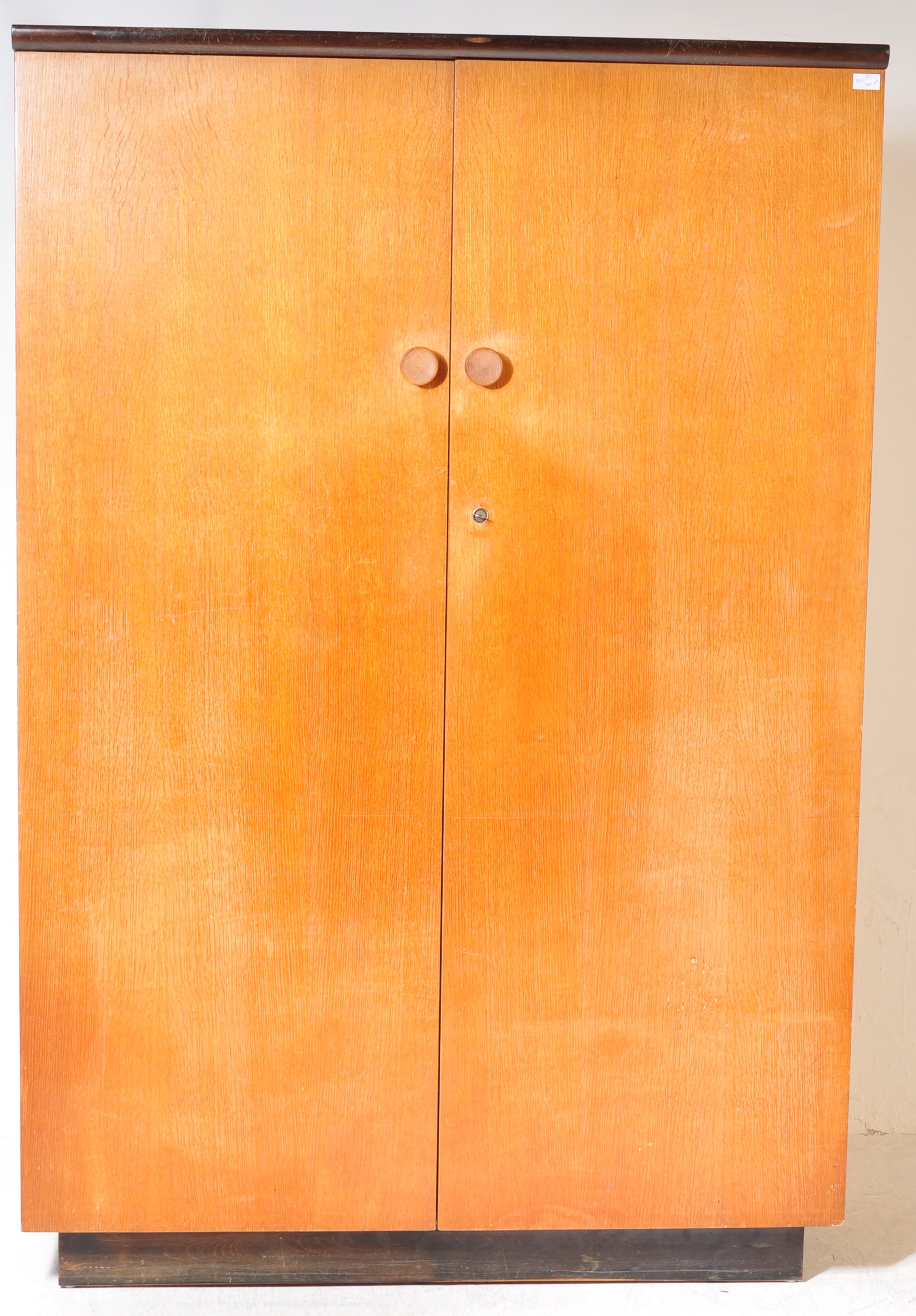 MID 20TH CENTURY CC UTILITY MARKED BEDROOM SUITE - Image 8 of 14
