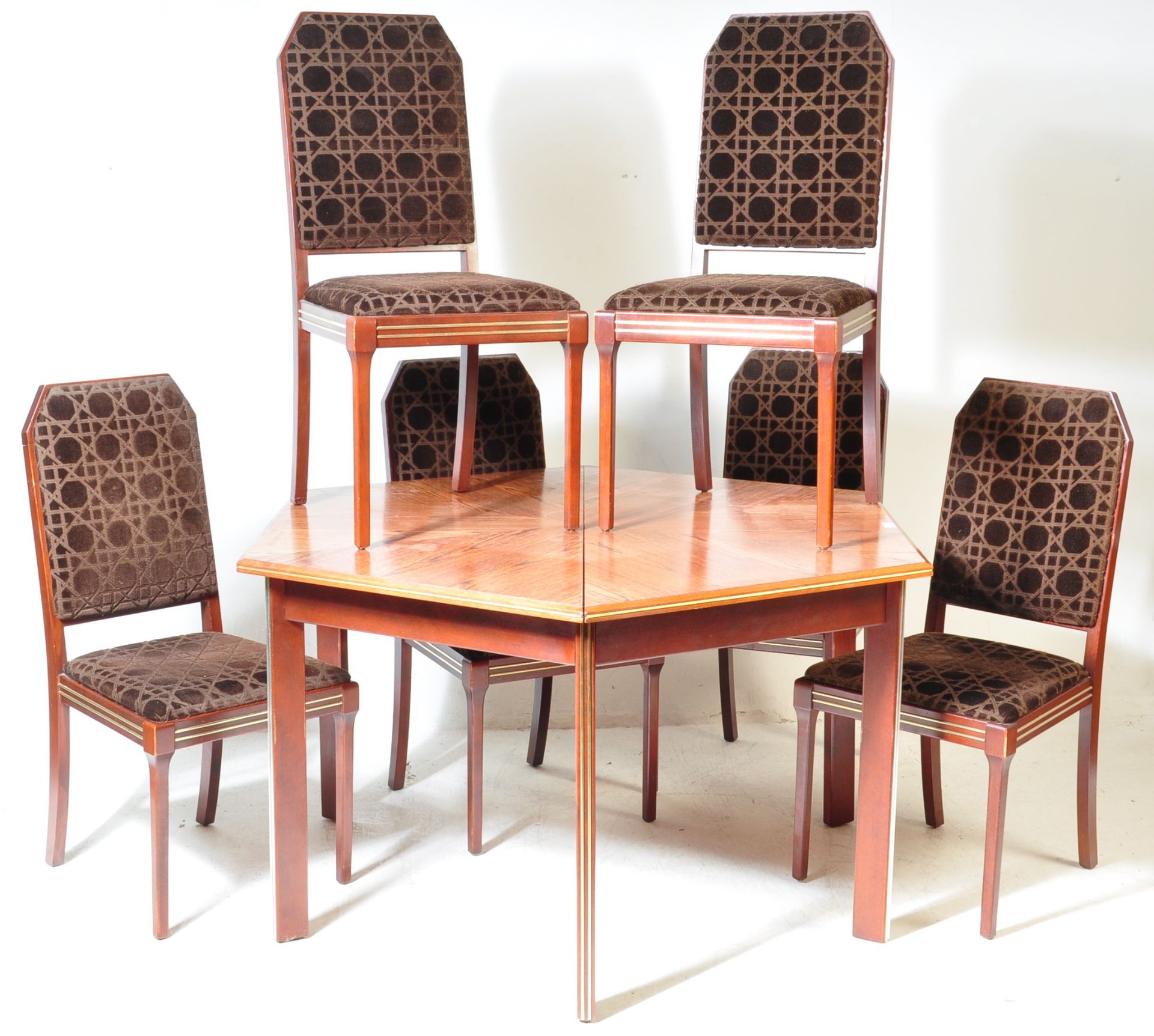 RETRO 1980'S FAUX ROSEWOOD HEXAGONAL DINING ROOM SUITE - Image 2 of 16