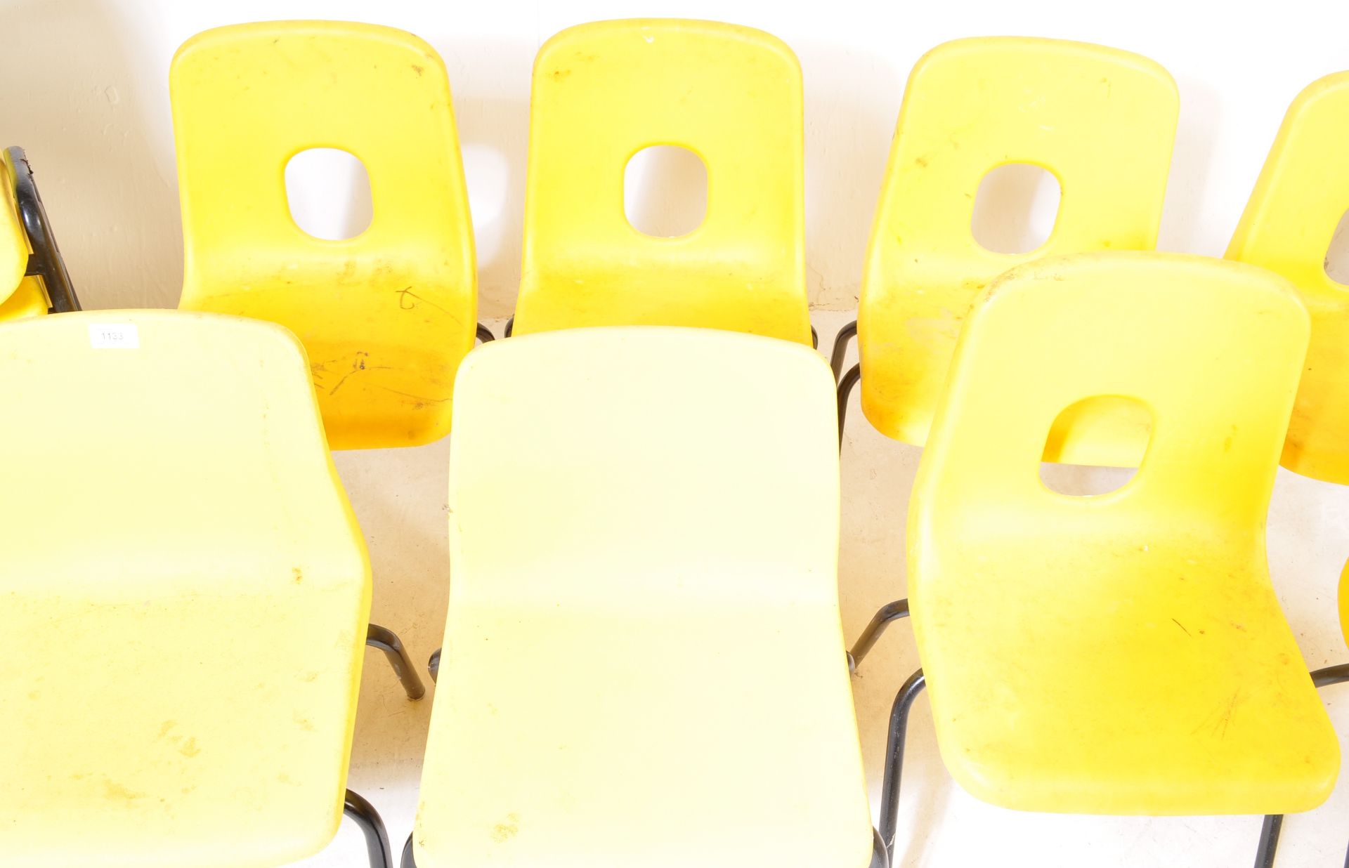 SET OF VINTAGE RETRO 20TH CENTURY METAL AND PLASTIC CHILDREN CHAIRS - Image 3 of 7