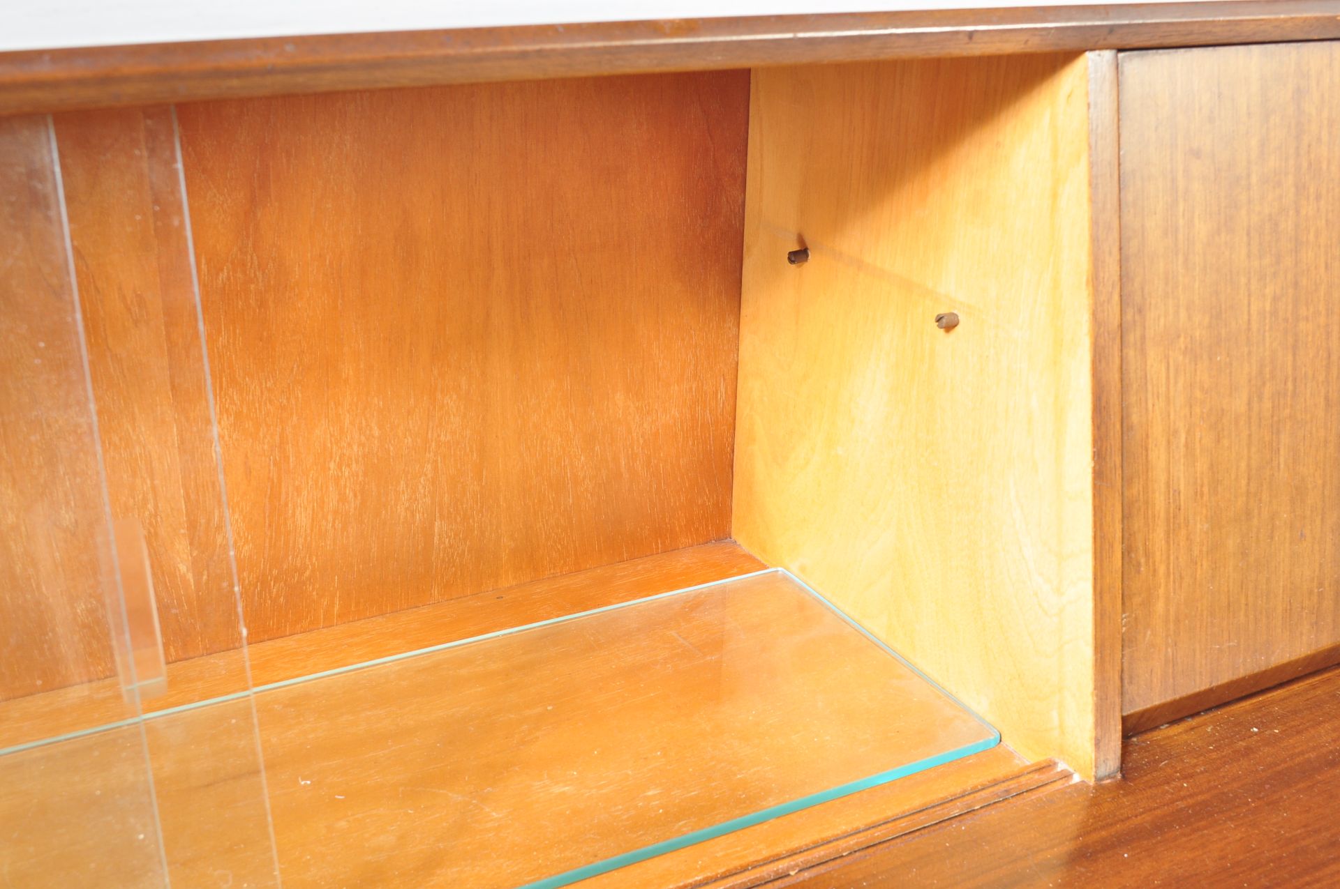 MID CENTURY TEAK WOOD HIGHBOARD / SIDEBOARD CREDENZA - Image 3 of 10