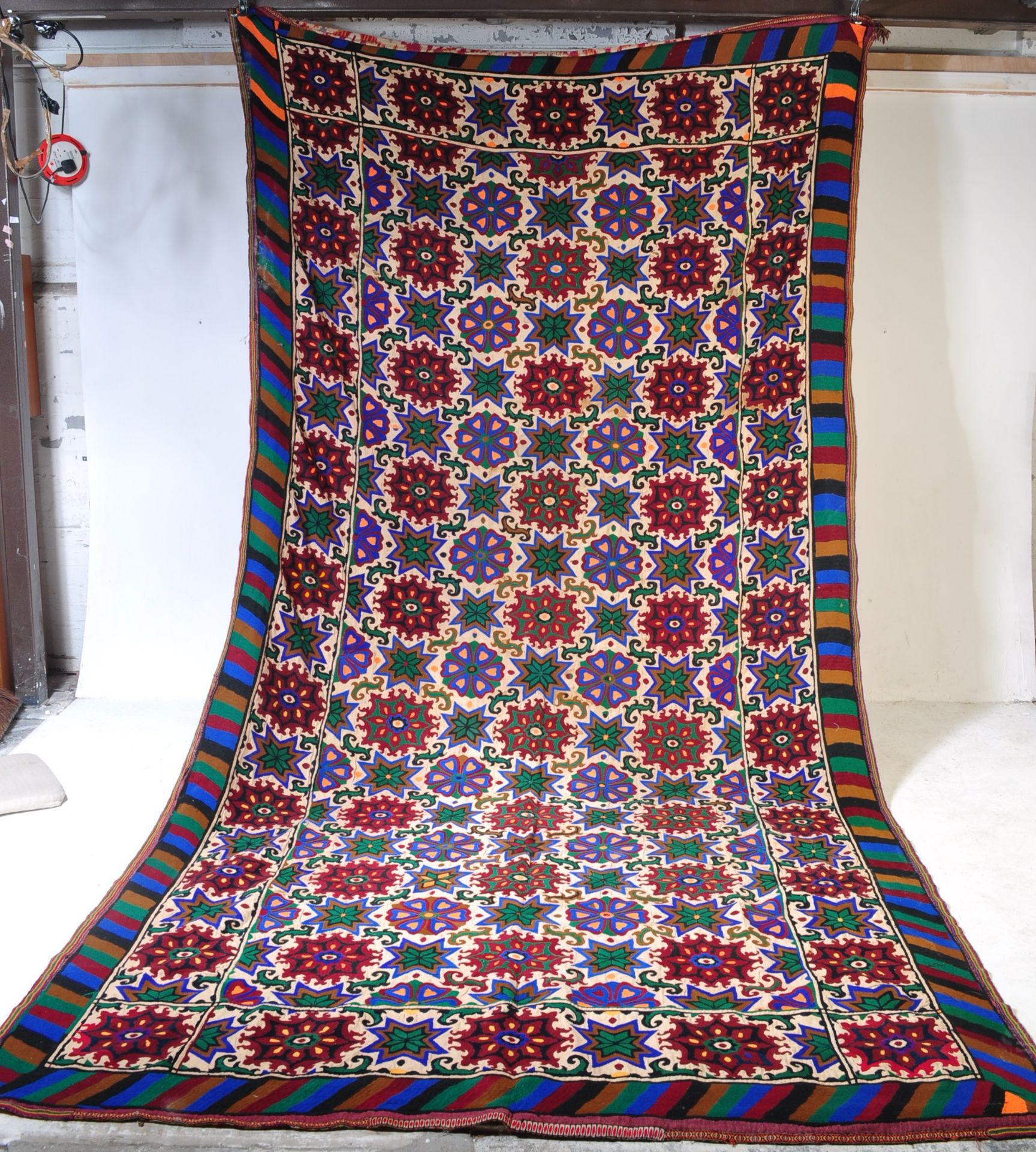 20TH CENTURY LARGE PAUL SMITH FLOOR CARPET RUG