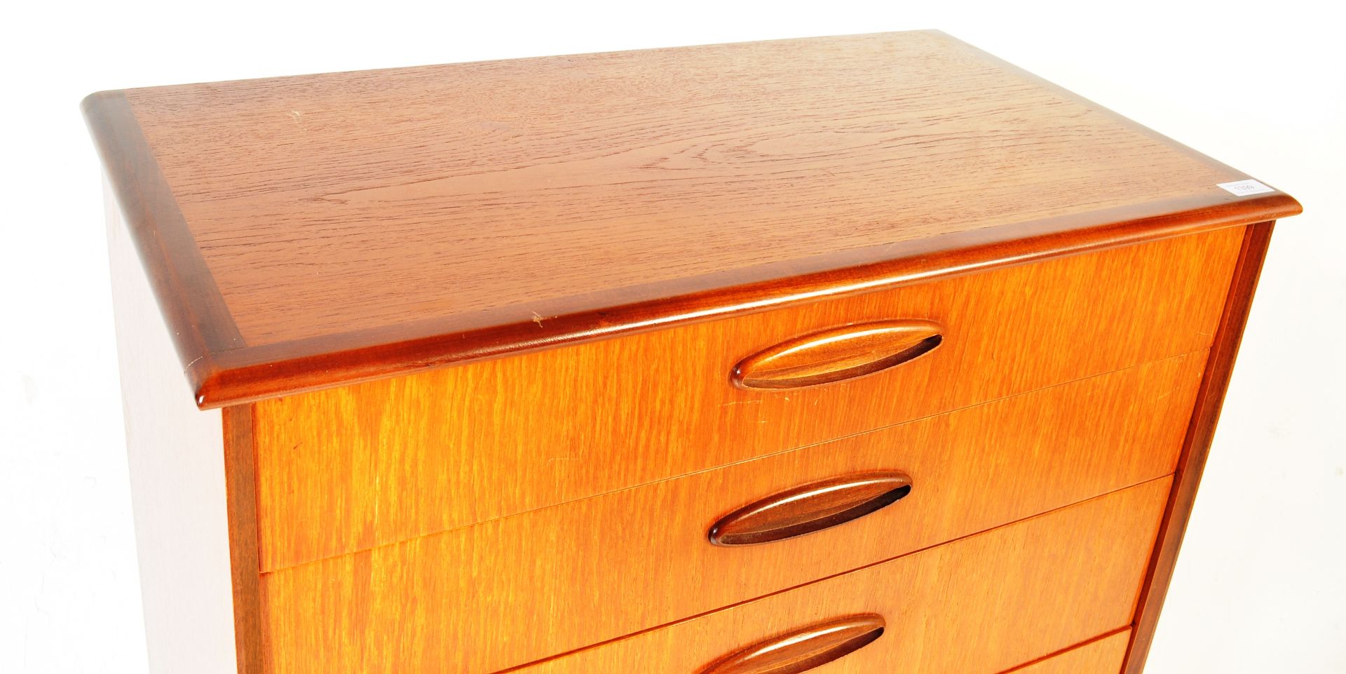 MID 20TH CENTURY TEAK CHEST OF DRAWERS - Image 3 of 7