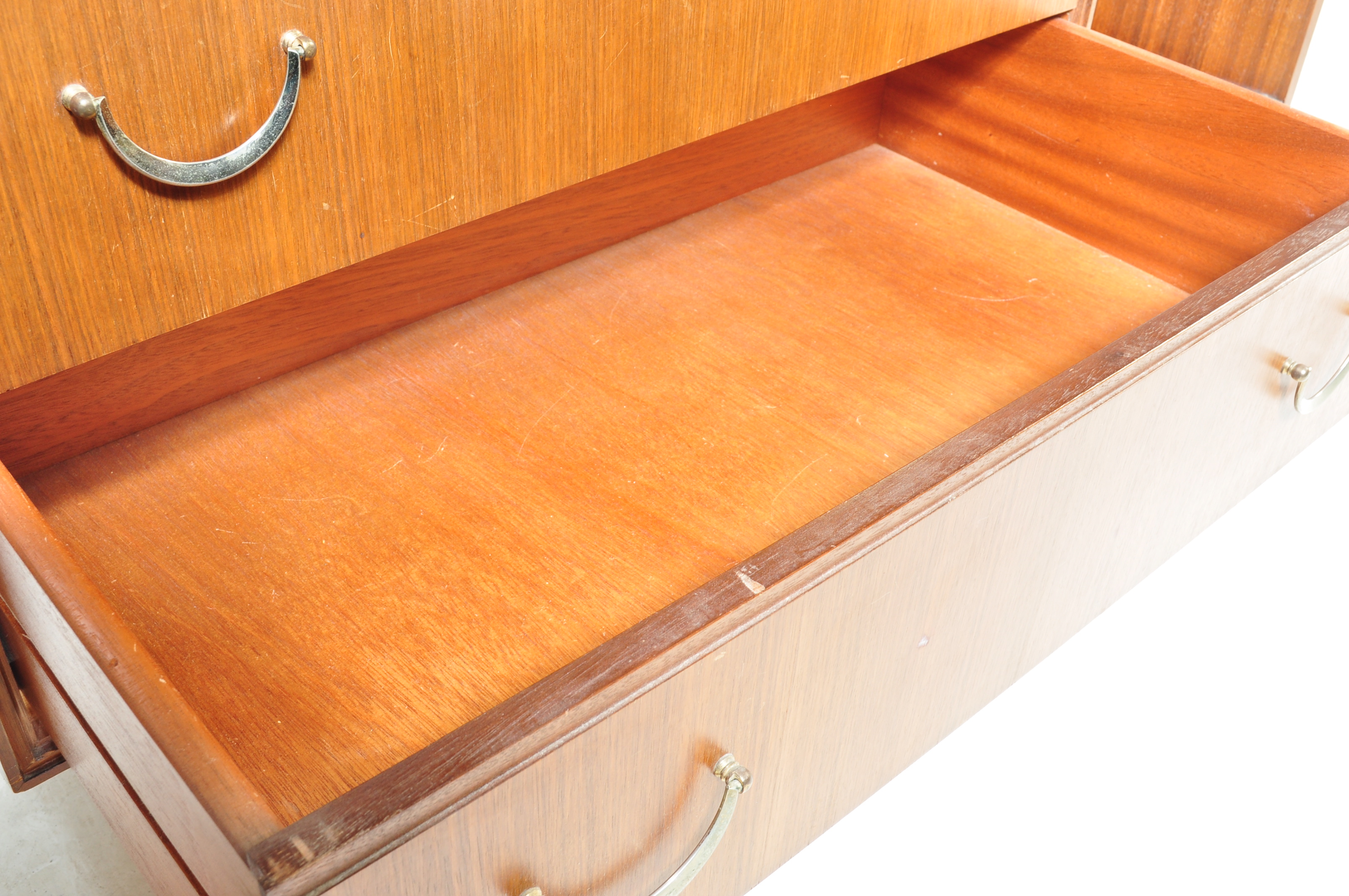 MID CENTURY TEAK WOOD DRESSING TABLE CHEST BY MEREDEW - Image 6 of 7