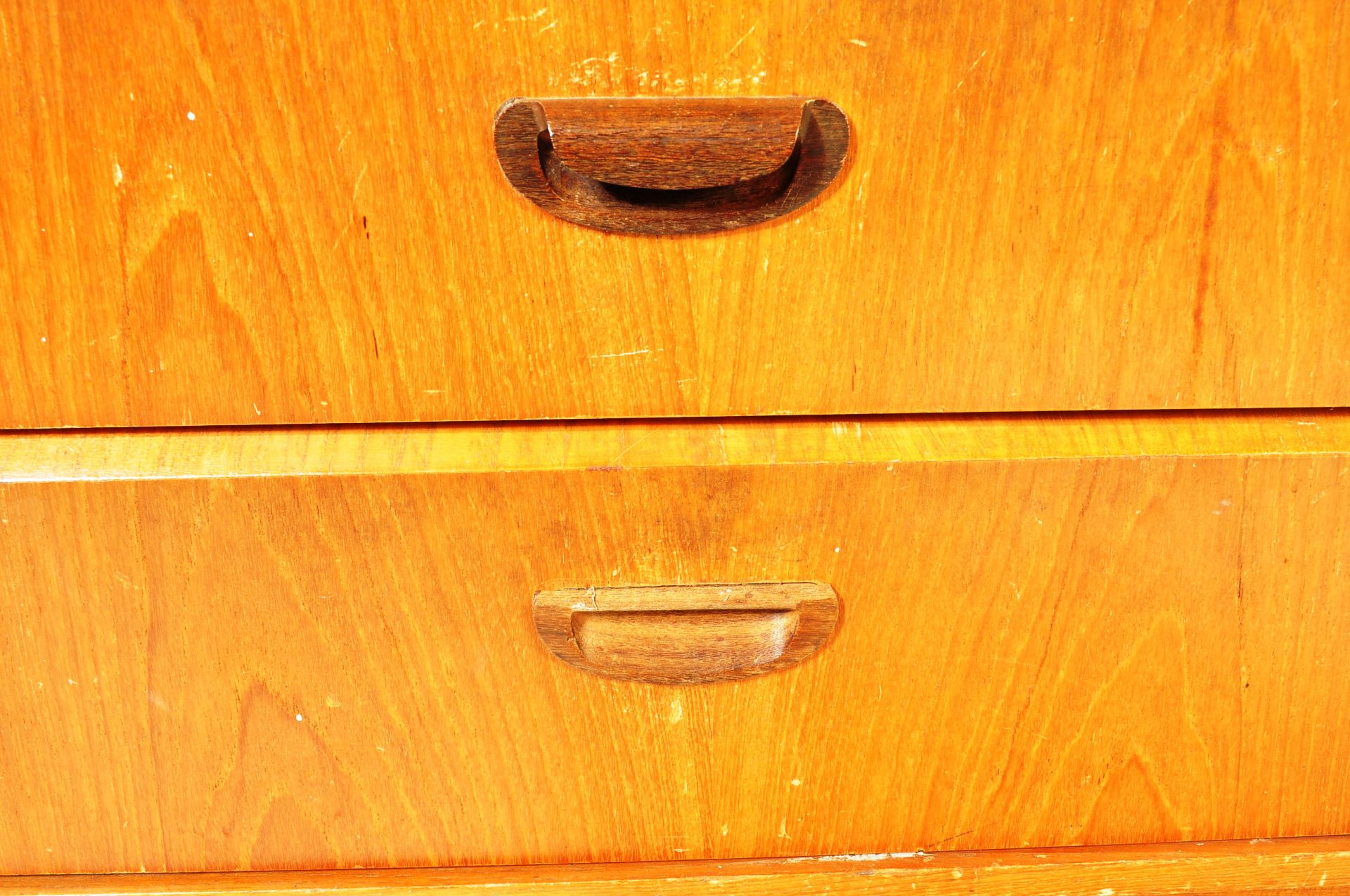 MID 20TH CENTURY TEAK WOOD SIDEBOARD CREDENZA - Image 9 of 9