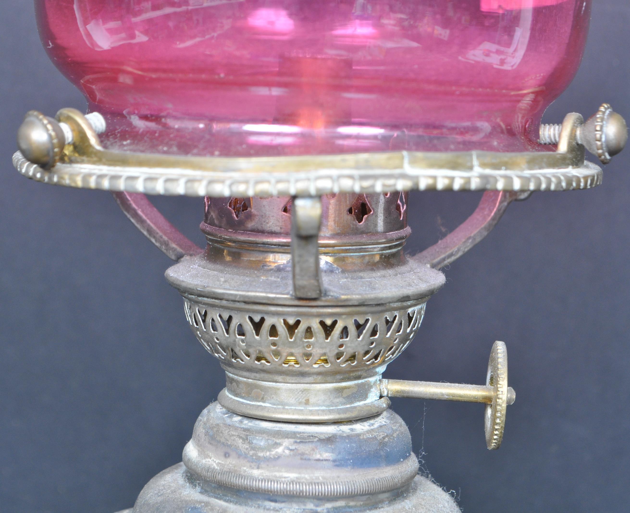 WALKER & HALL SILVER PLATED CRANBERRY GLASS OIL LAMP - Image 3 of 7