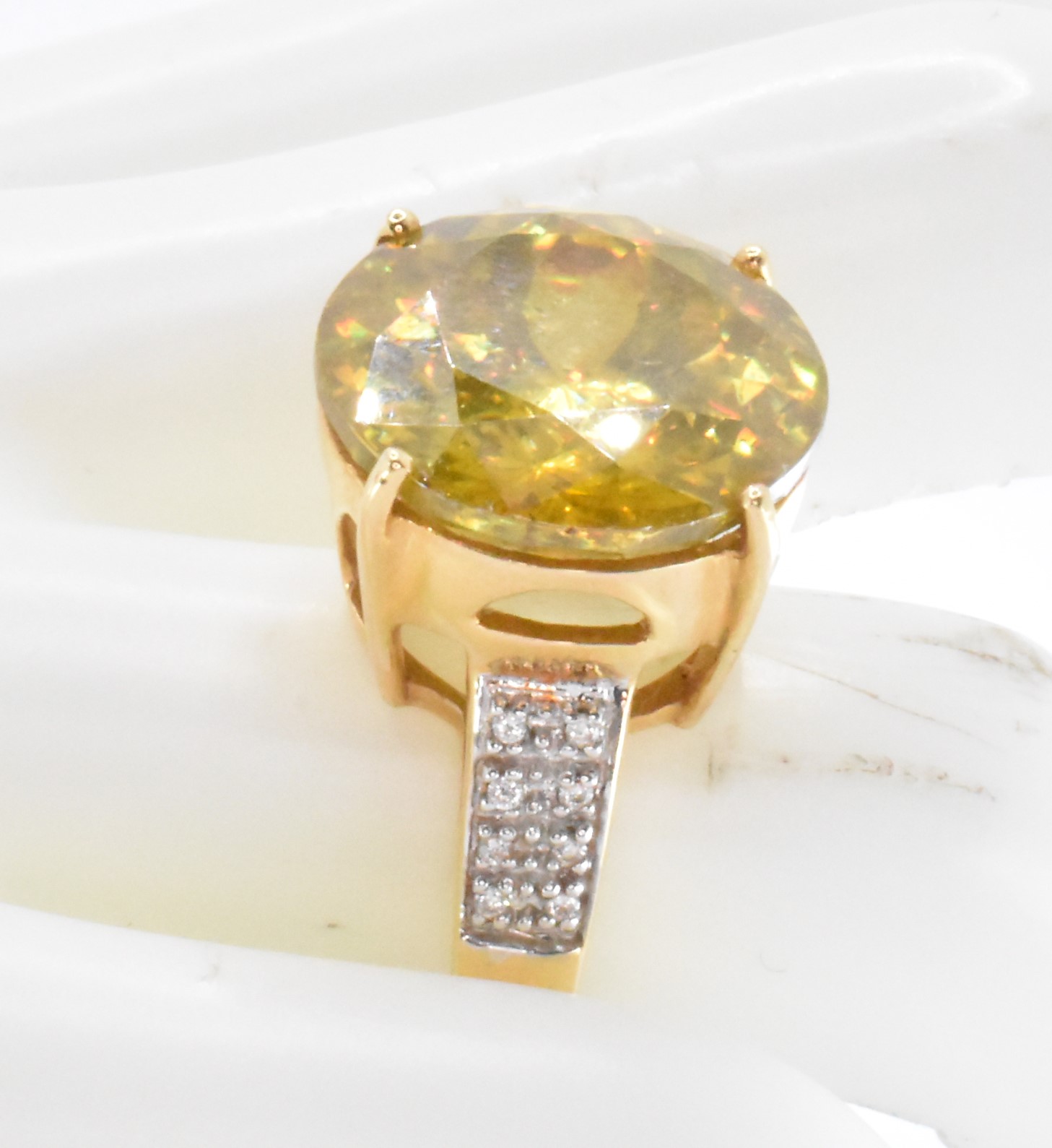 18CT GOLD SPHALERITE & DIAMOND DRESS RING - Image 7 of 9