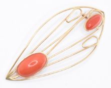 VINTAGE 18CT GOLD & CORAL BROOCH PIN