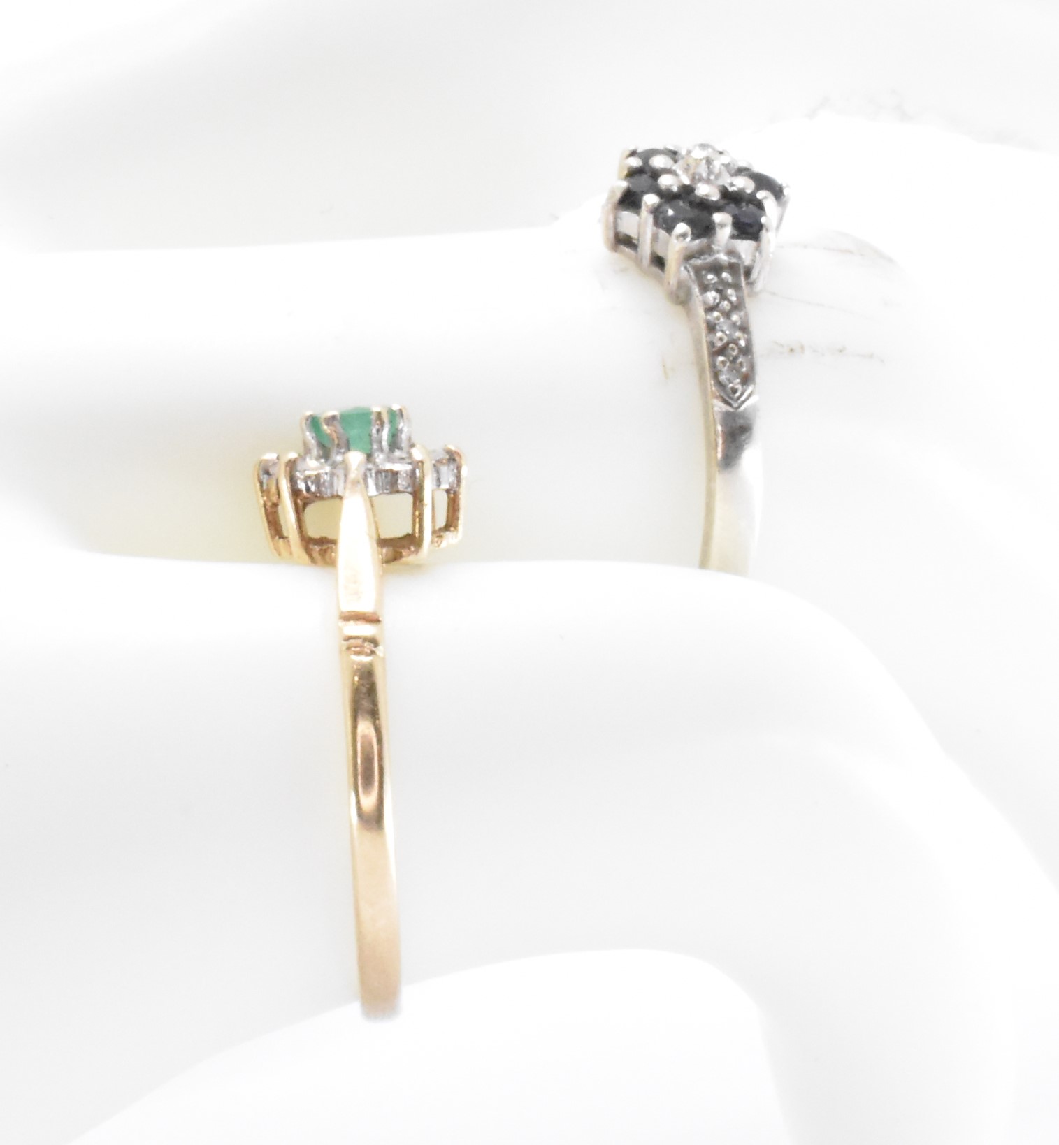 TWO 9CT GOLD SAPPHIRE / EMERALD RINGS - Image 3 of 3