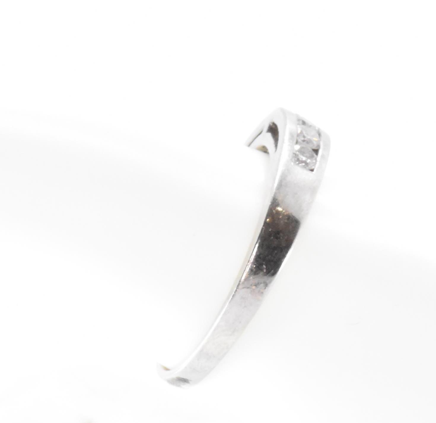 10CT WHITE GOLD & DIAMOND HALF ETERNITY RING - Image 5 of 6