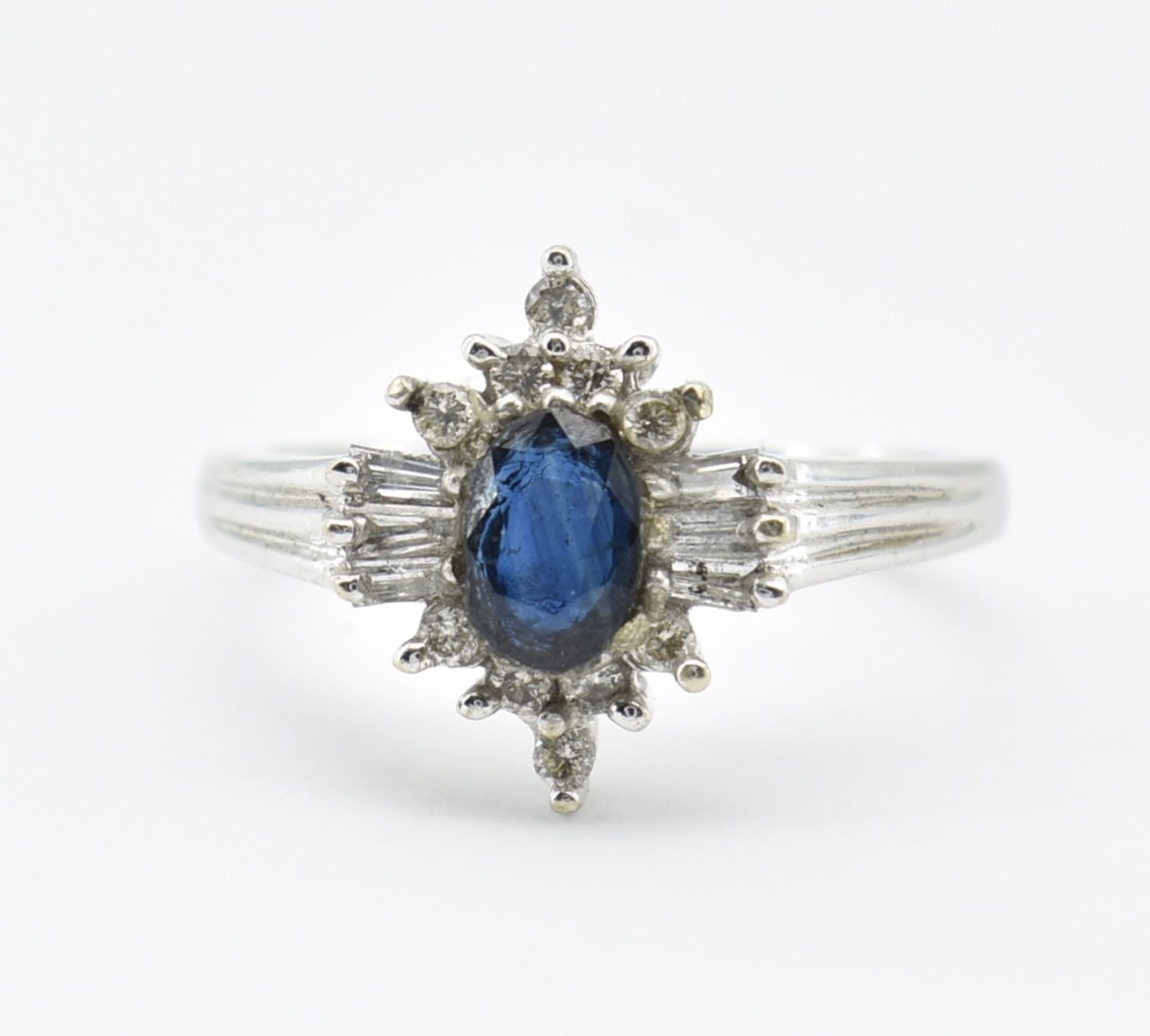 HALLMARKED 9CT WHITE GOLD SAPPHIRE & DIAMOND COCKTAIL RING - Image 2 of 4