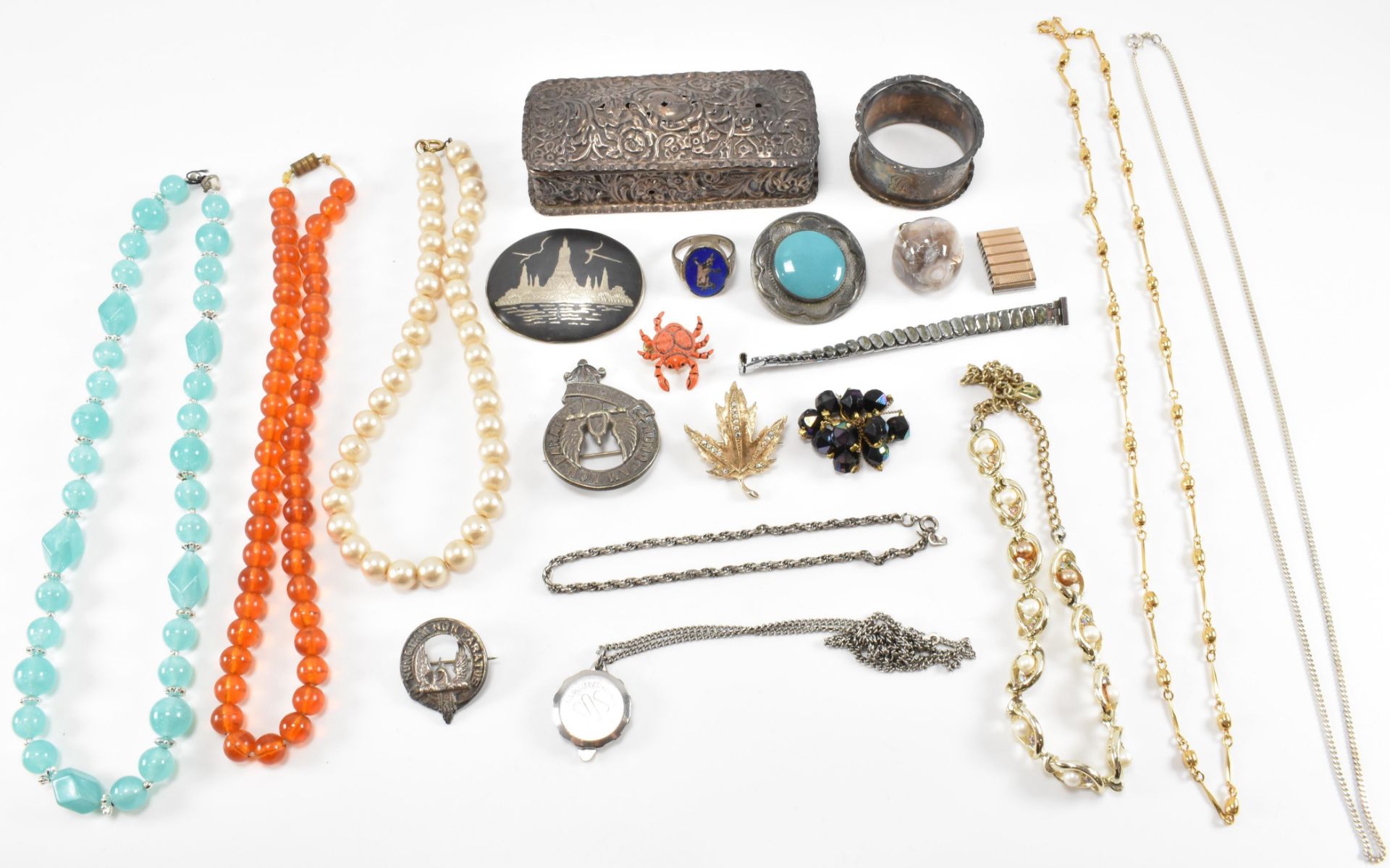GROUP OF SILVER & COSTUME JEWELLERY