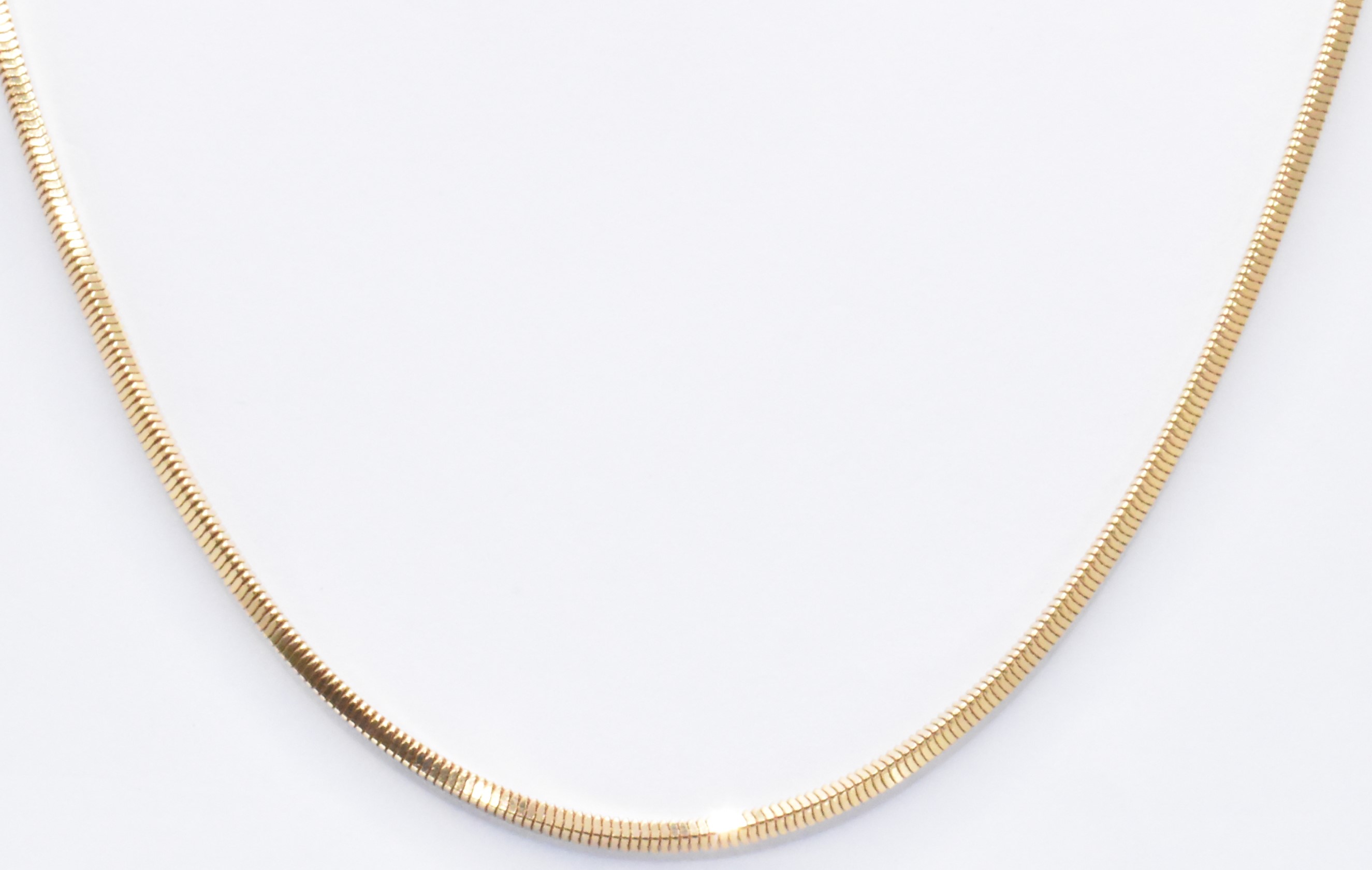 9CT GOLD SNAKE CHAIN NECKACE - Image 2 of 3