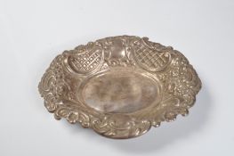 A MARSTON & CO SILVER HALLMARKED TRINKET DISH