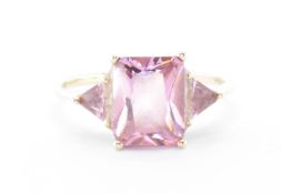 HALLMARKED 9CT GOLD & PINK STONE RING