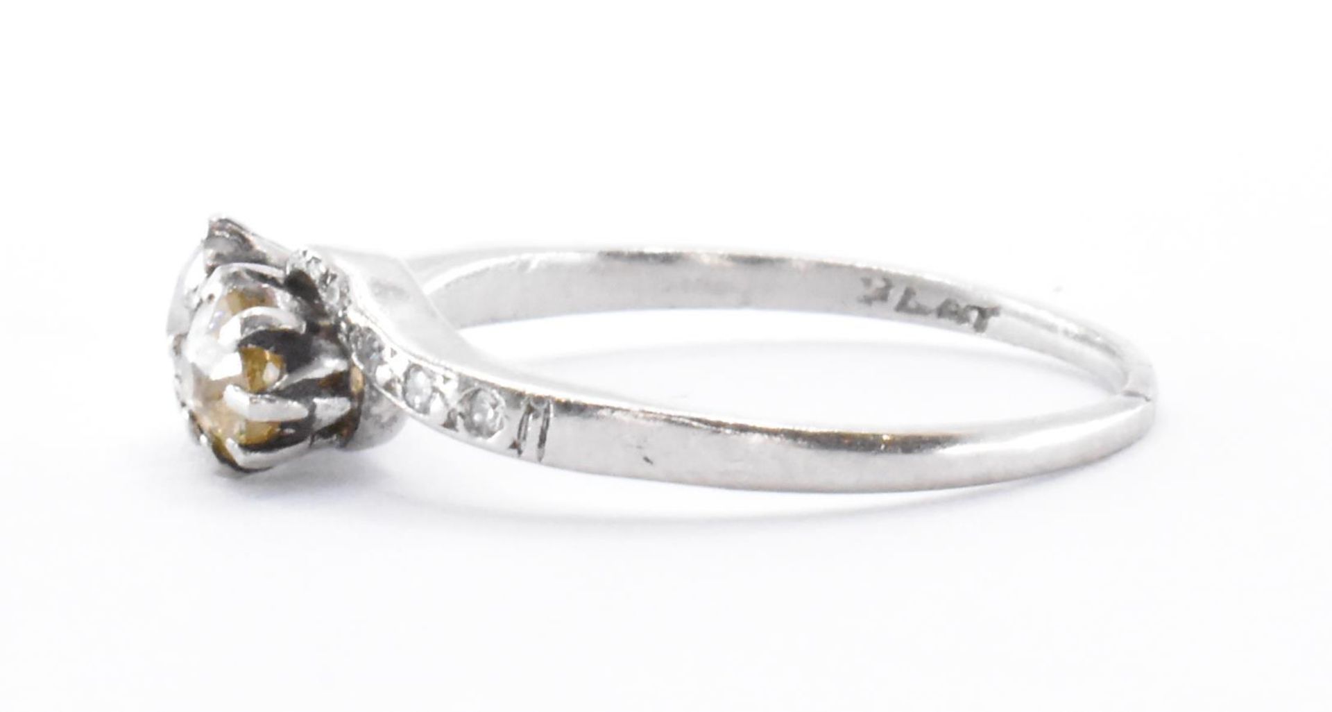 PLATINUM & DIAMOND CROSSOVER RING - Bild 2 aus 6