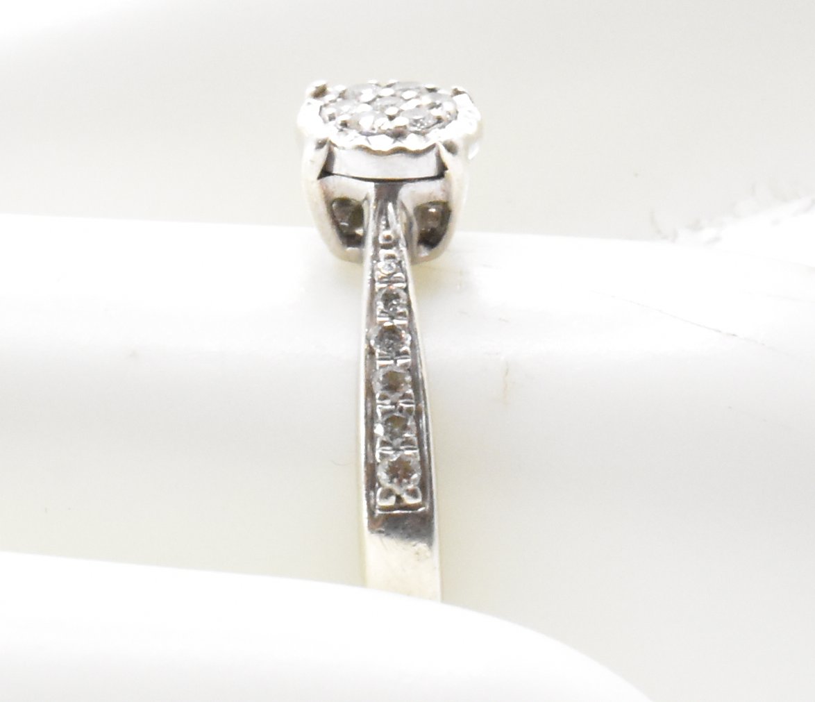 9CT WHITE GOLD & DIAMOND CLUSTER RING - Image 5 of 5