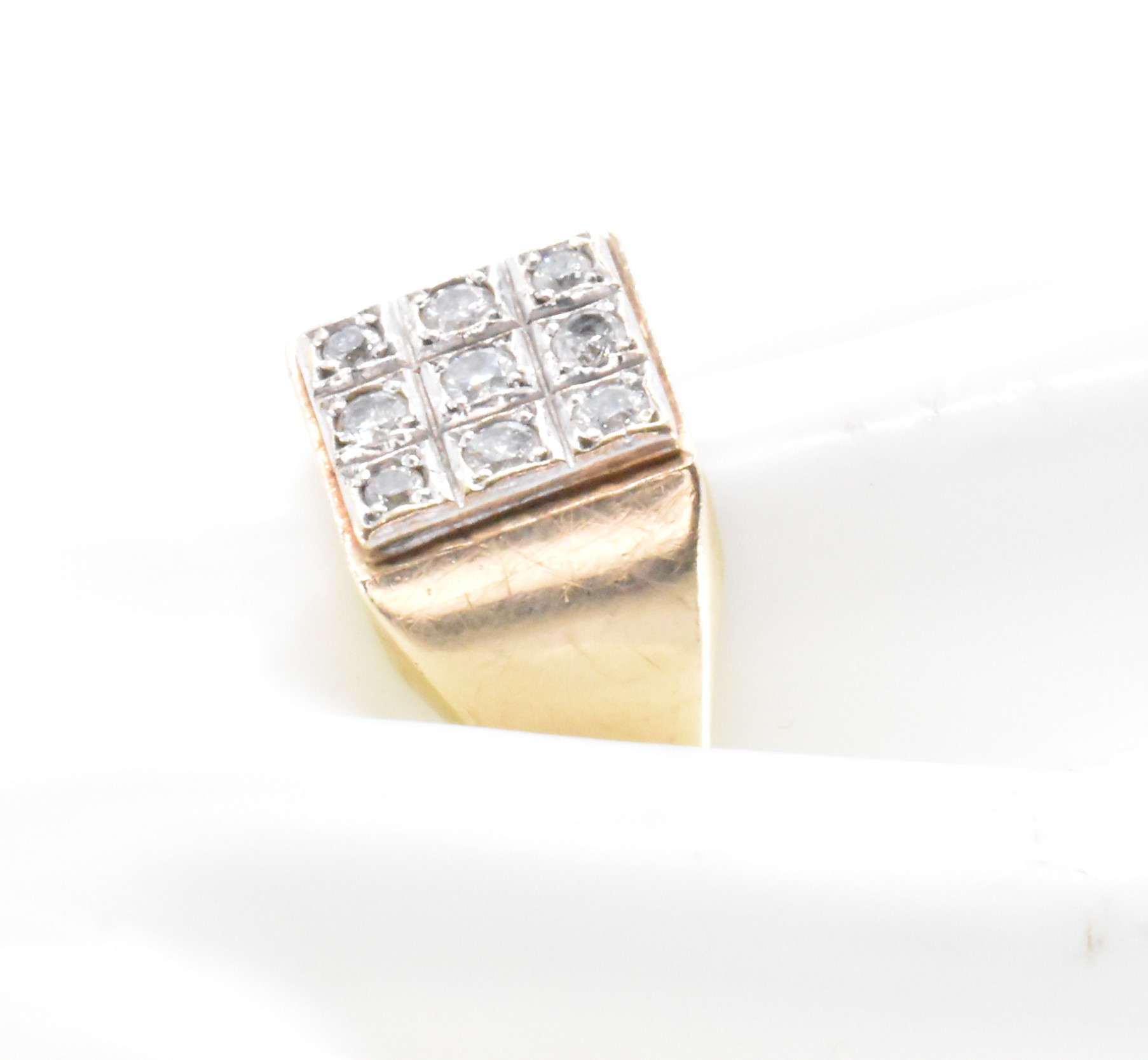 HALLMARKED 9CT GOLD & DIAMOND SIGNET RING - Image 4 of 5
