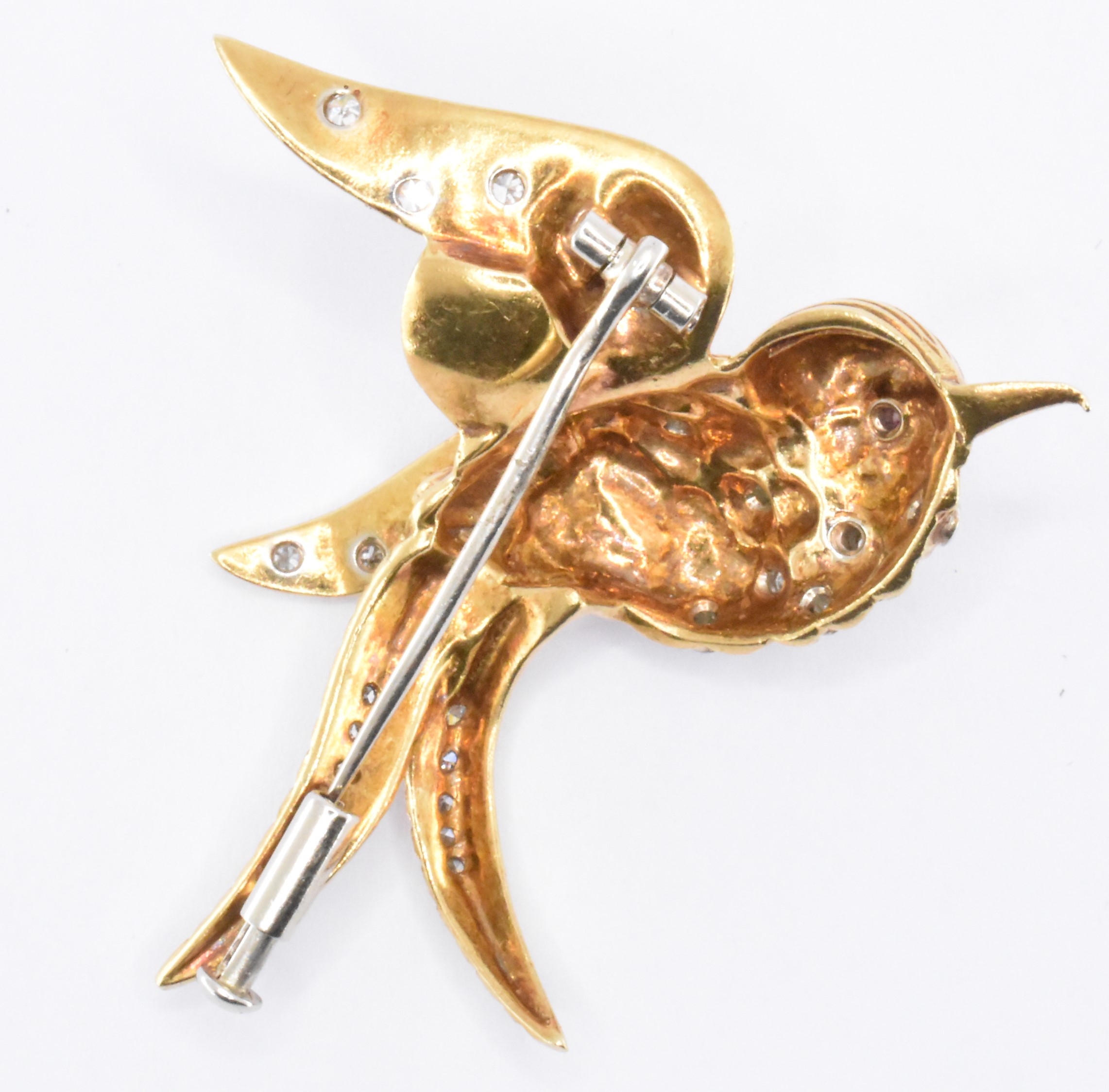 18CT GOLD DIAMOND & RUBY BIRD BROOCH - Image 4 of 4