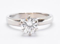 18CT WHITE GOLD & DIAMOND SOLITAIRE RING