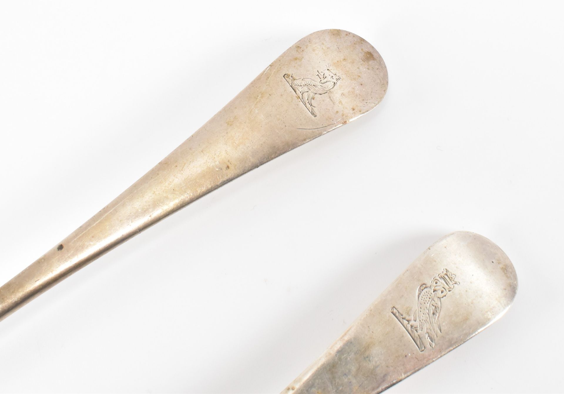 TWO GEORGE III SILVER HALLMARKED SPOONS - Bild 3 aus 5