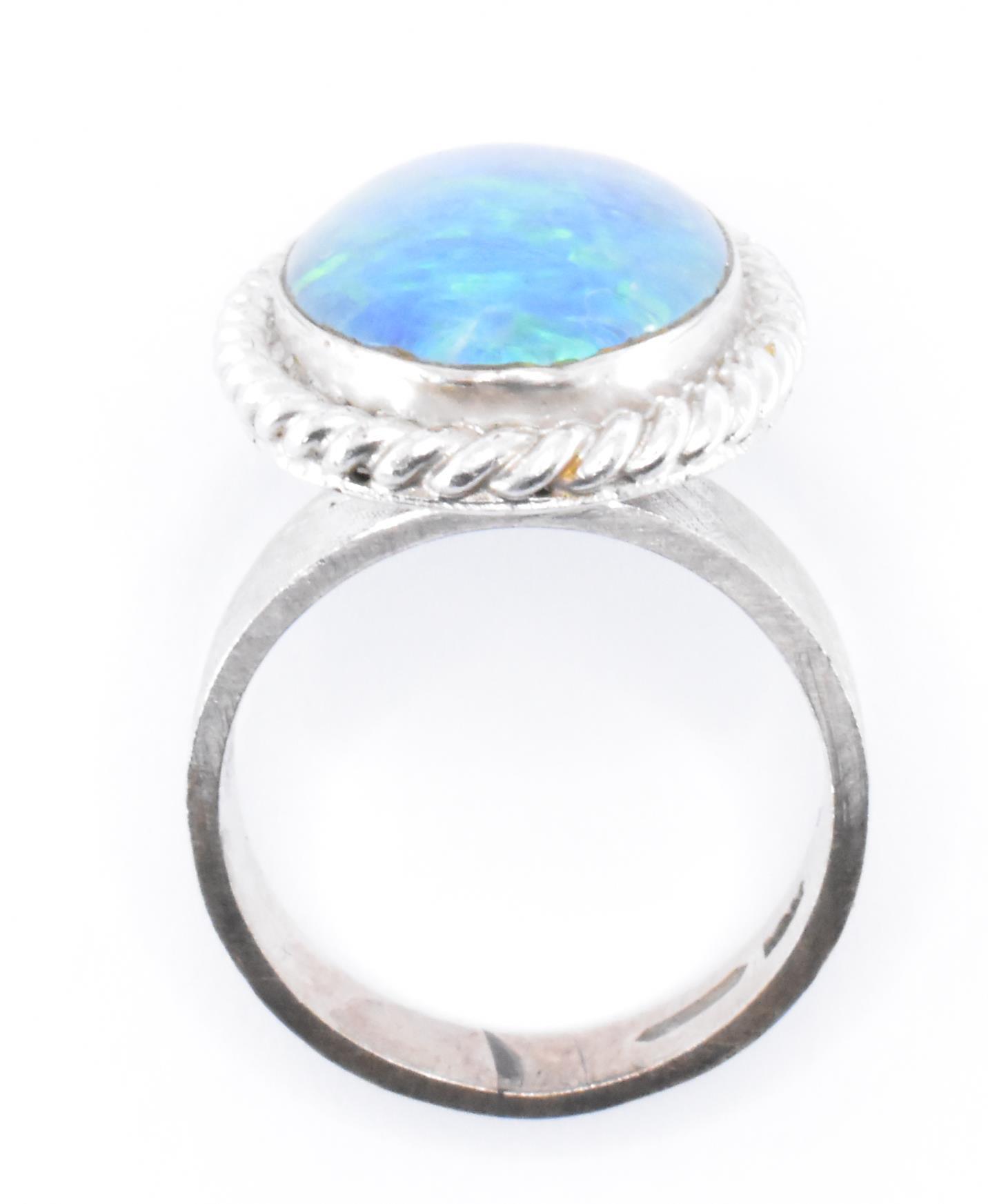 VINTAGE RETRO OPAL DOUBLET RING - Image 6 of 6