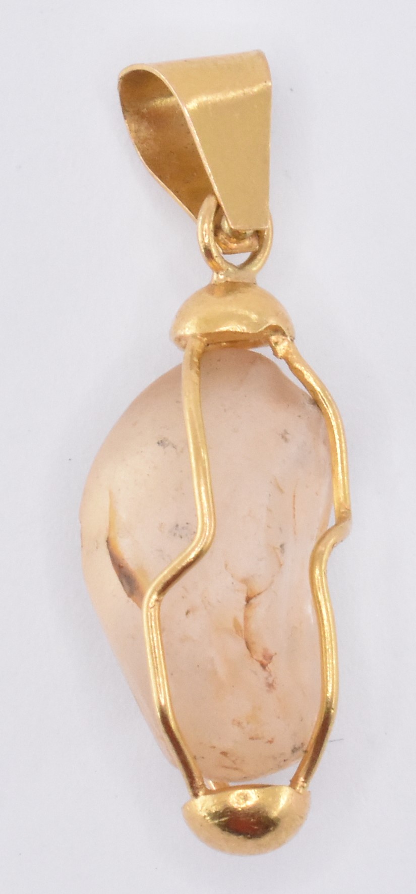 ROCK CRYSTAL & YELLOW METAL PENDANT - Image 3 of 4