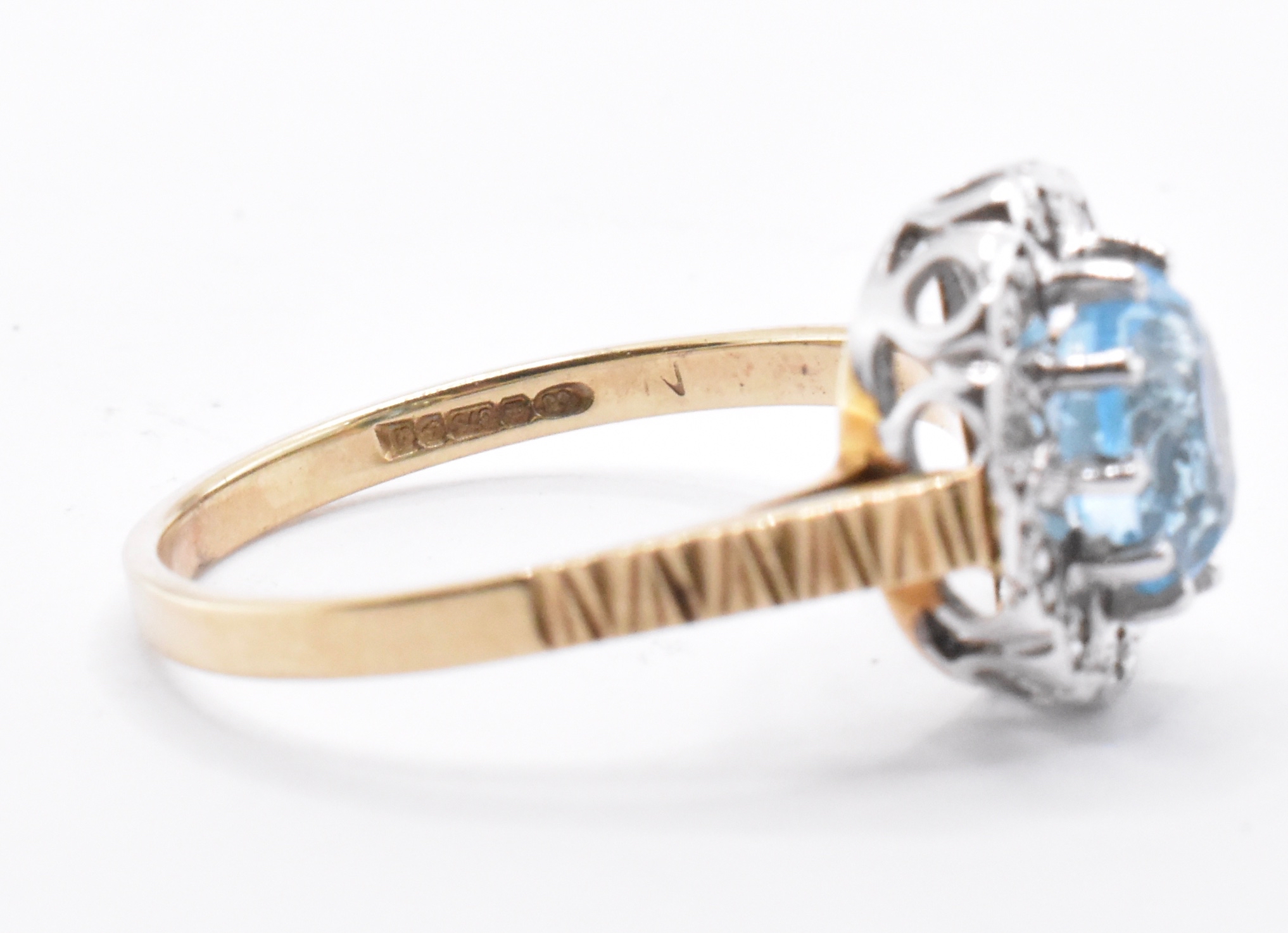 HALLMARKED 9CT GOLD TOPAZ & DIAMOND RING - Image 2 of 5