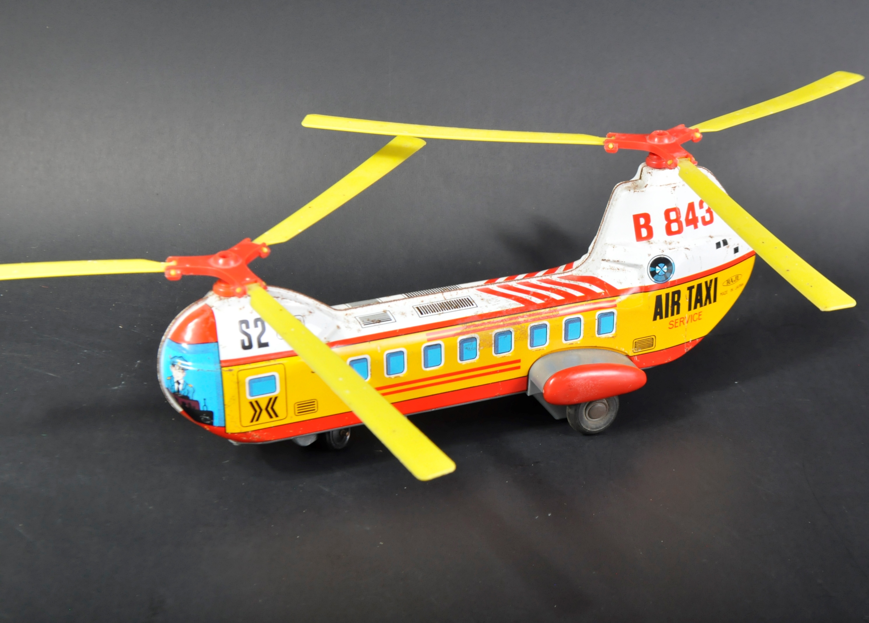 VINTAGE JAPANESE HAJI MADE TINPLATE TWIN ENGINE HELICOPTER - Image 4 of 4