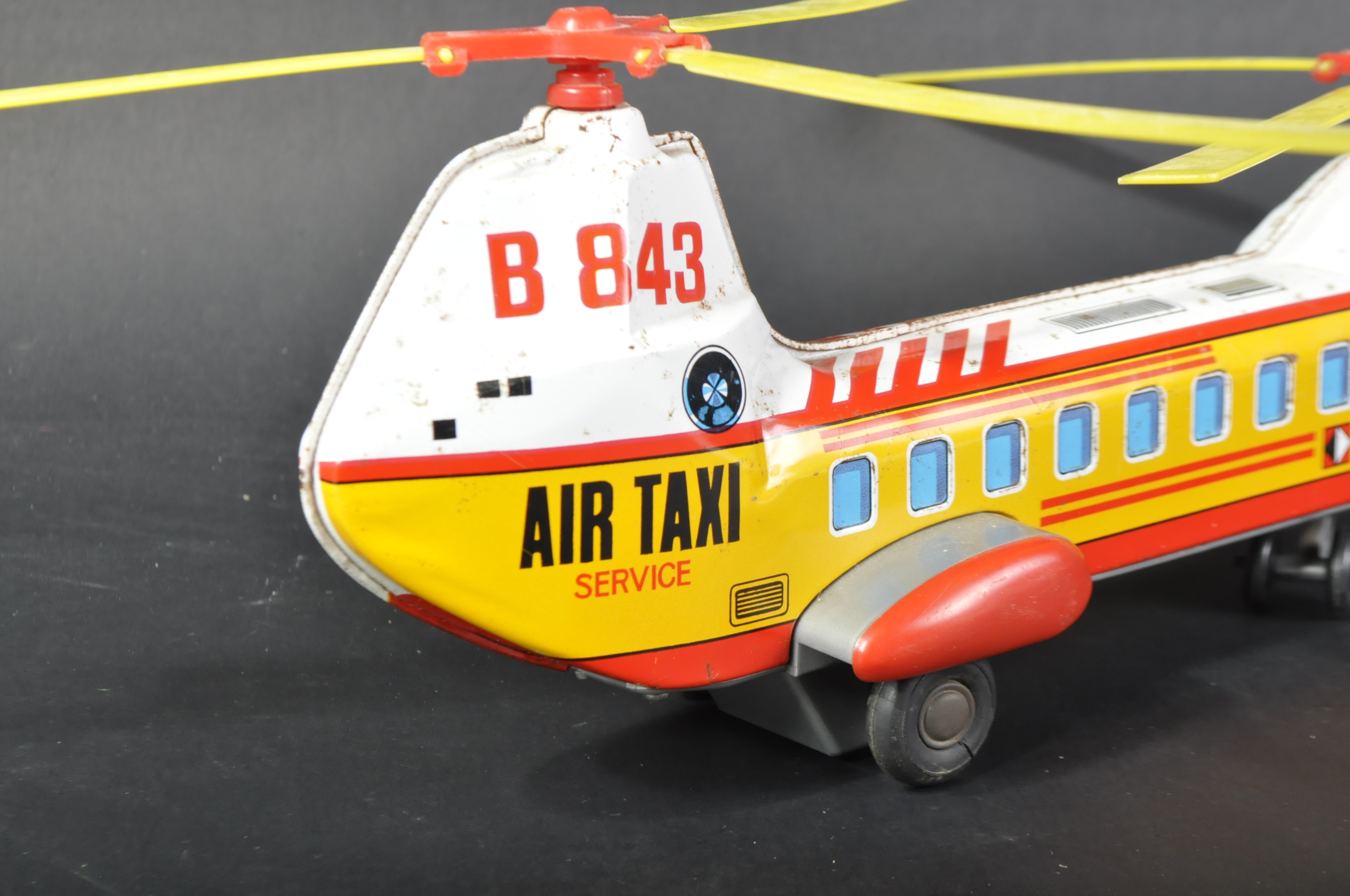 VINTAGE JAPANESE HAJI MADE TINPLATE TWIN ENGINE HELICOPTER - Image 2 of 4