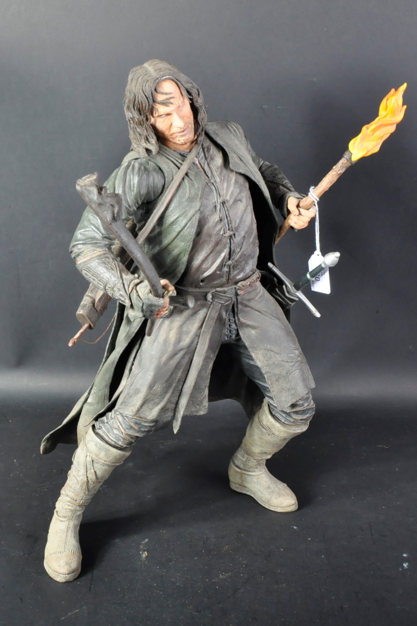 LARGE NECA MADE LOTR LORD OF THE RINGS ARAGORN ACTION FIGURE - Image 2 of 6