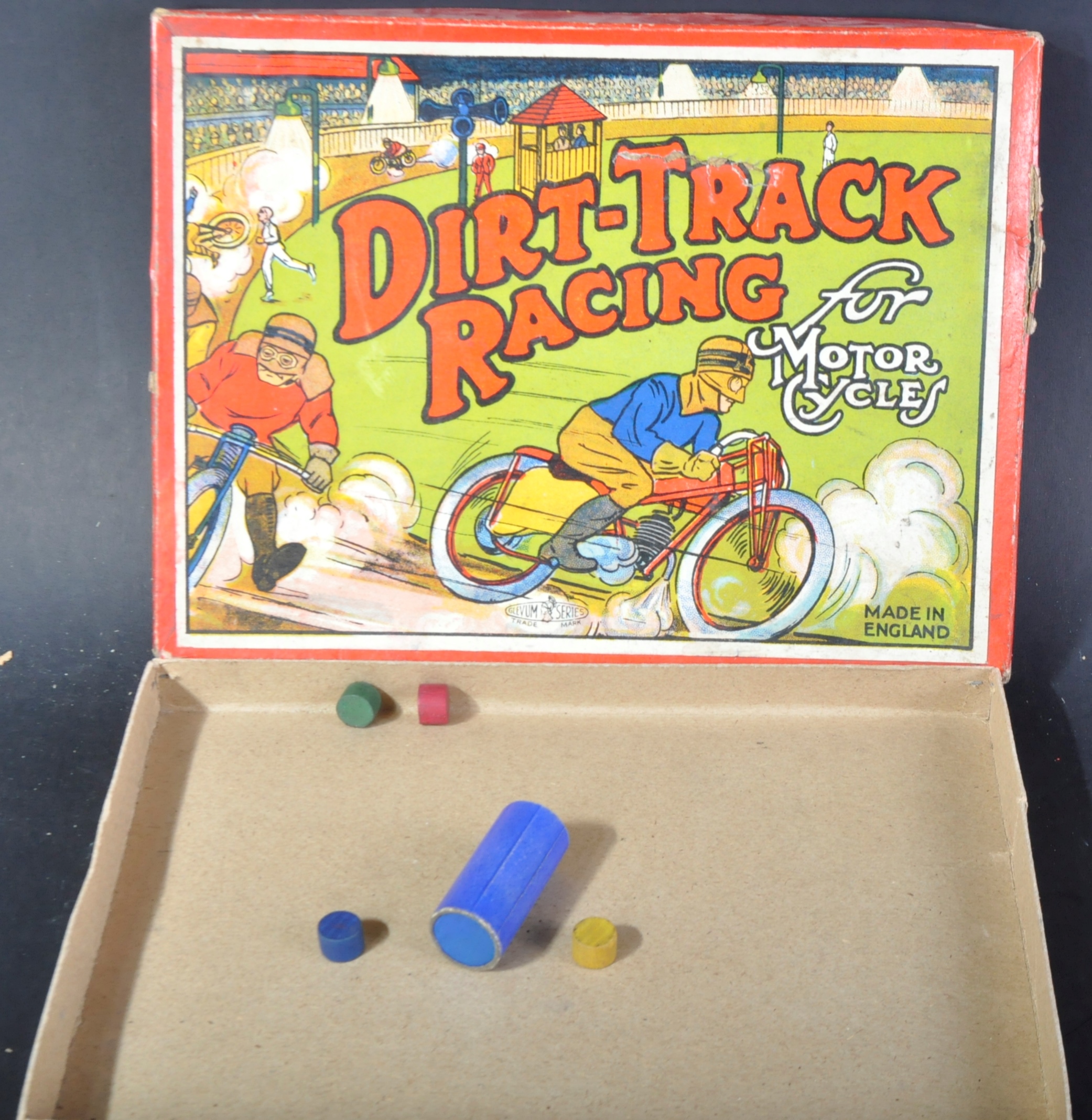 EARLY 20TH CENTURY GLEVUM GAMES DIRT TRACK RACING GAME - Image 2 of 3