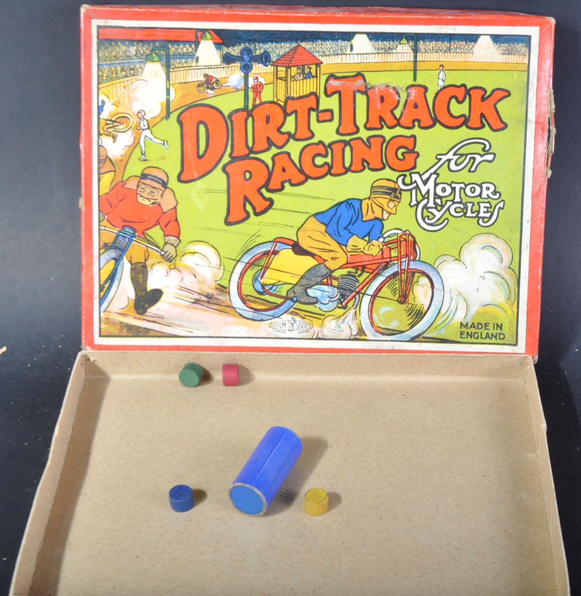 EARLY 20TH CENTURY GLEVUM GAMES DIRT TRACK RACING GAME - Image 2 of 3