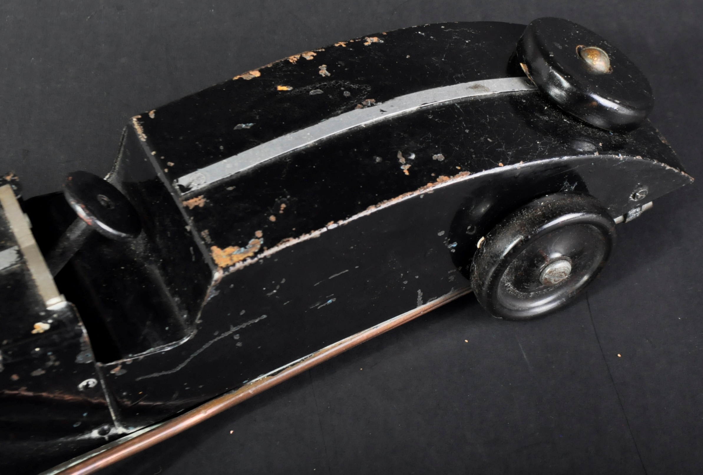 VINTAGE BRITISH MADE TINPLATE MODEL SPORTS CAR - Image 4 of 5