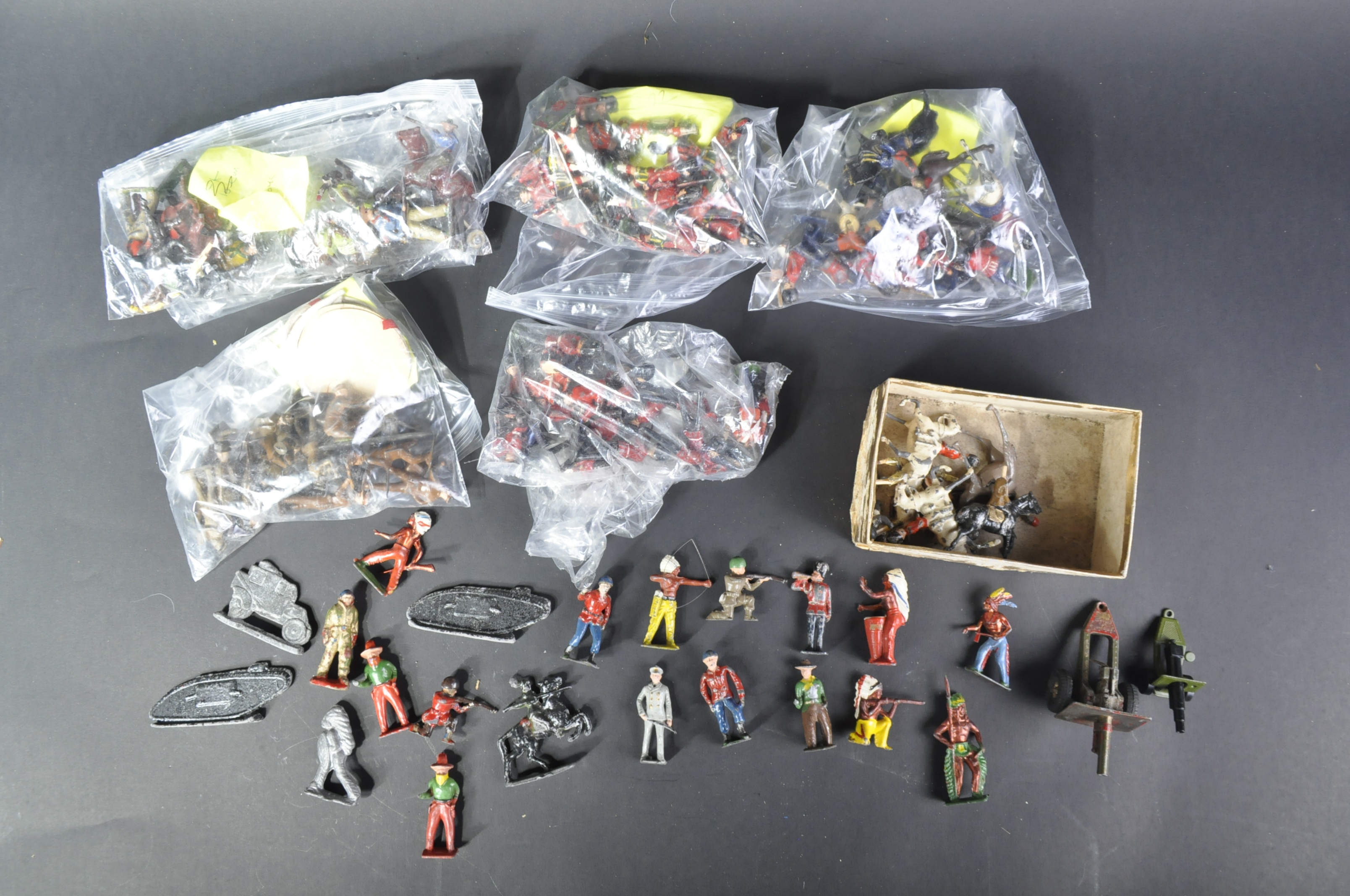 LARGE COLLECTION OF ASSORTED LEAD TOY SOLDIERS