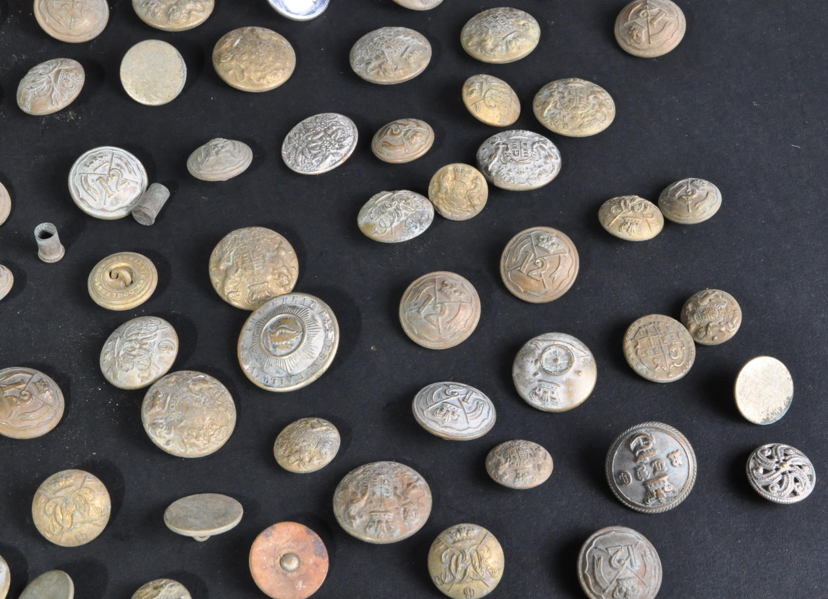 COLLECTION OF WWI FIRST WORLD WAR MILITARY BUTTONS - Image 4 of 6