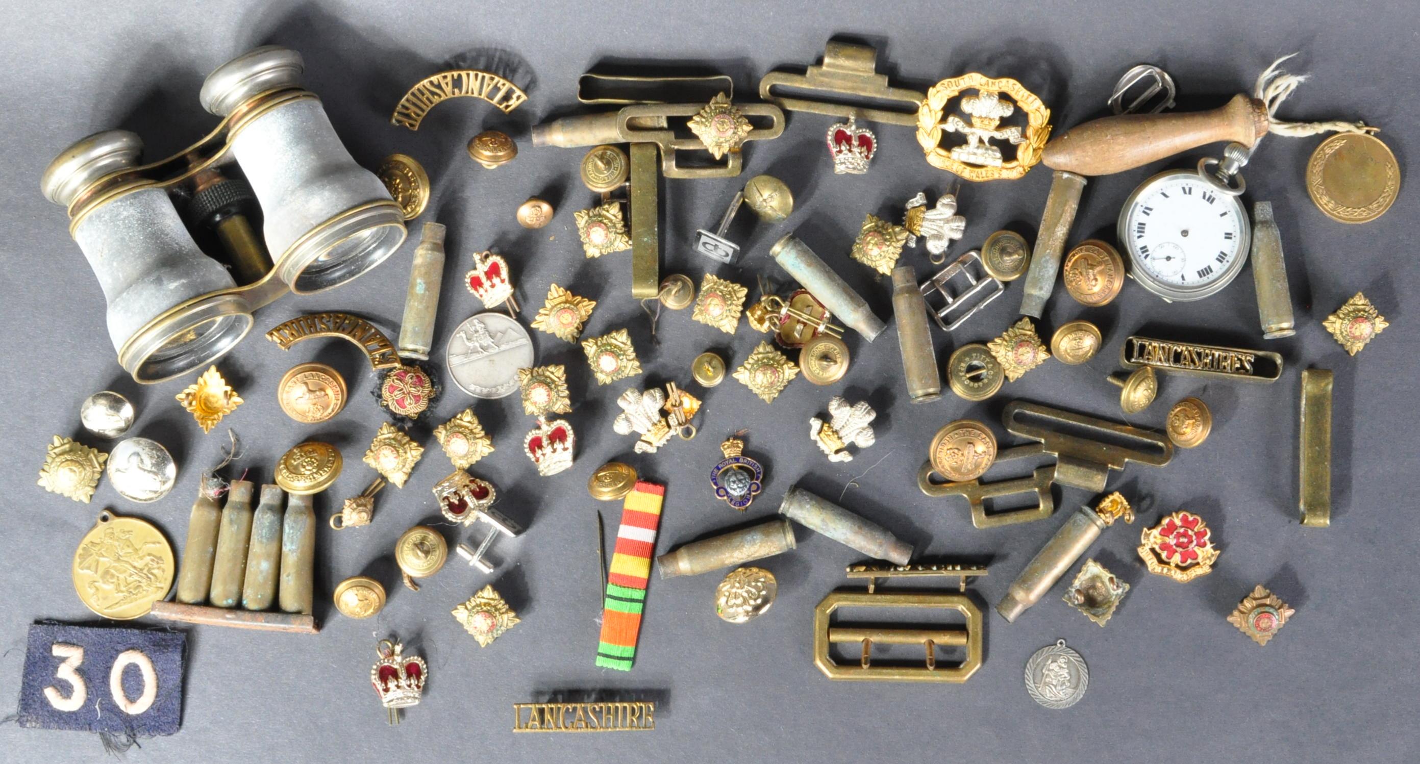 COLLECTION OF ASSORTED MILITARY RELATED ITEMS - BUTTONS, BADGES ETC