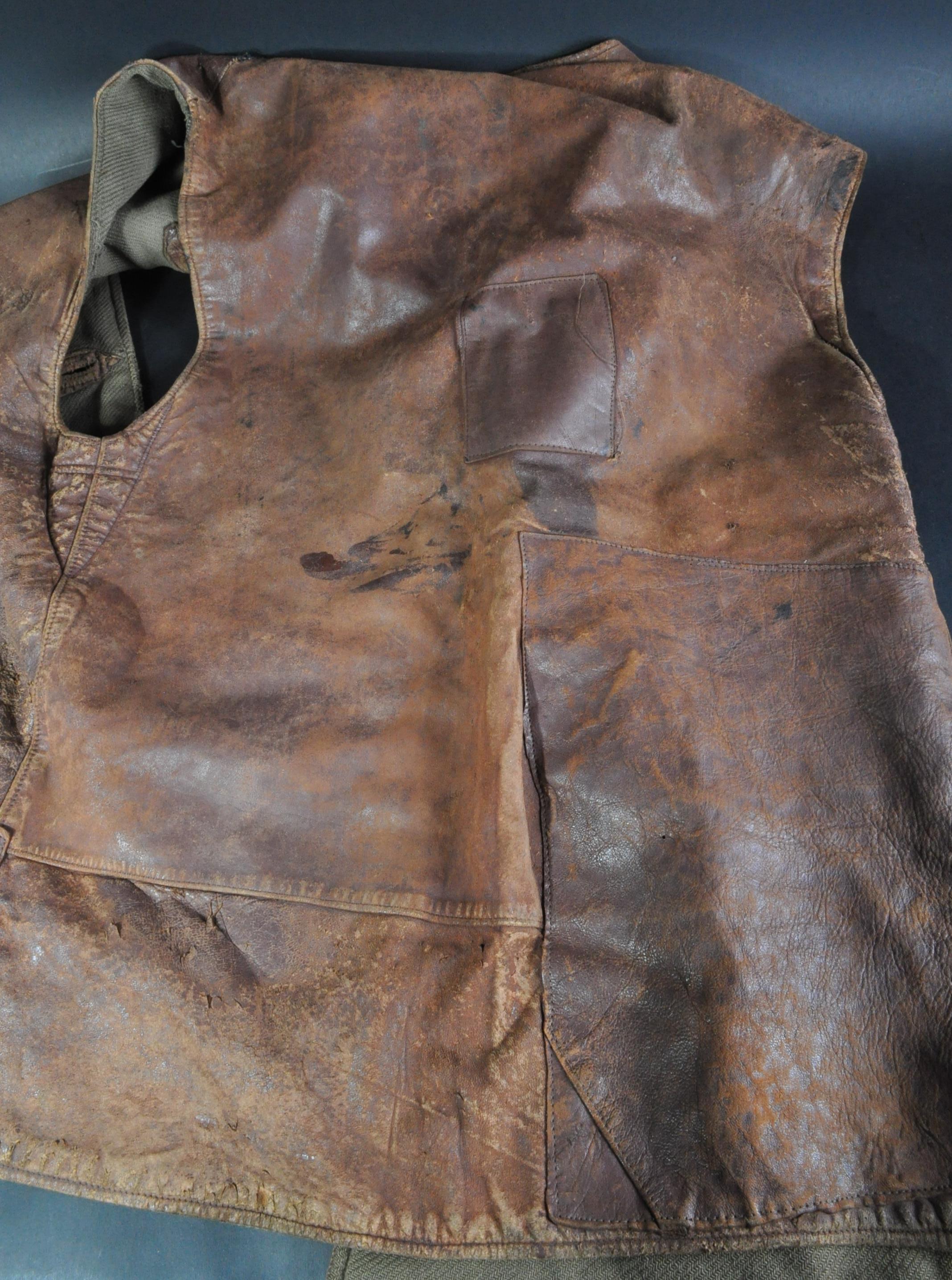 WWII SECOND WORLD WAR SOLDIER'S LEATHER JERKIN & GOGGLES - Image 4 of 5